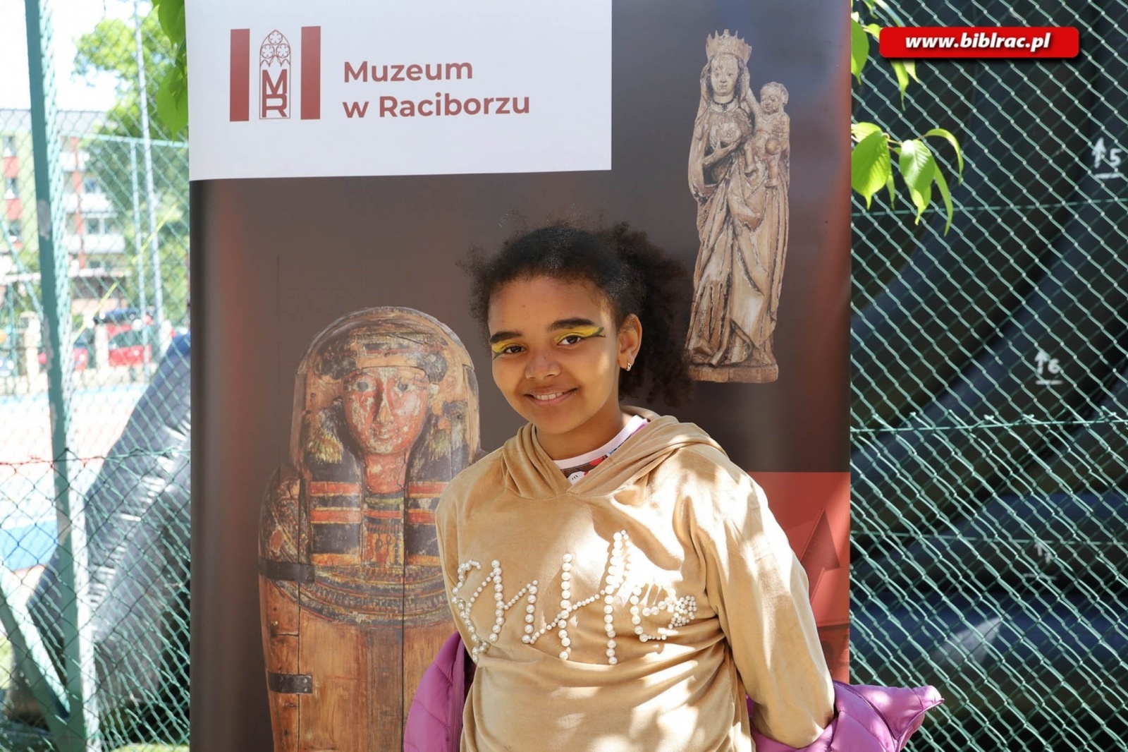 Zdjęcie w galerii na portalu naszraciborz.pl: Biblioteczny Dzień Dziecka z książką, piłką, historią i przyrodą wiadomości z regionu