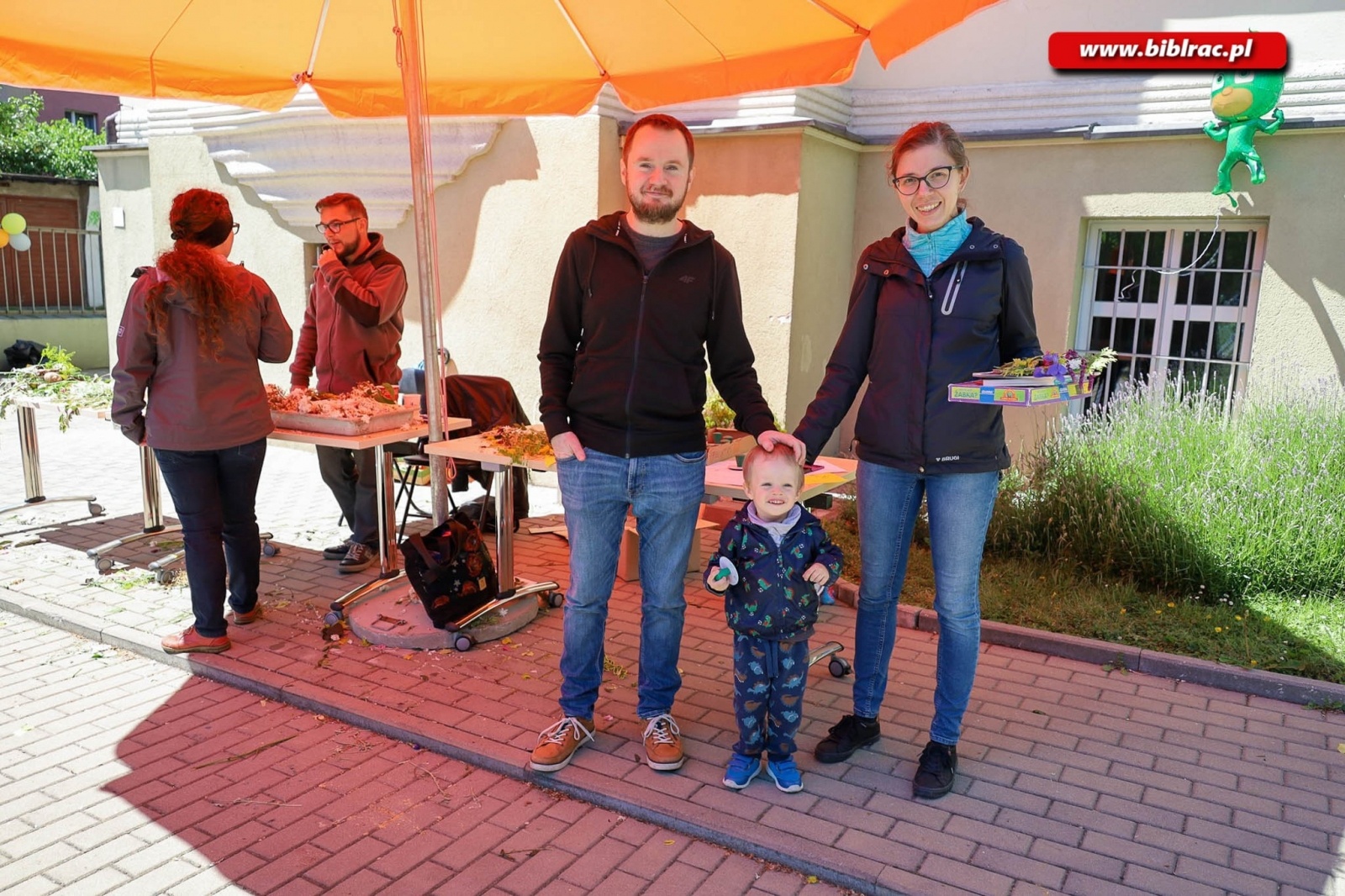 Zdjęcie w galerii na portalu naszraciborz.pl: Biblioteczny Dzień Dziecka z książką, piłką, historią i przyrodą wiadomości z regionu