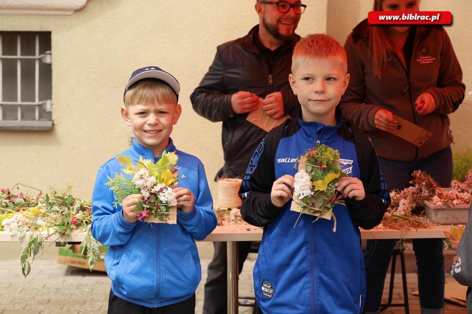 Zdjęcie w galerii na portalu naszraciborz.pl: Biblioteczny Dzień Dziecka z książką, piłką, historią i przyrodą wiadomości z regionu
