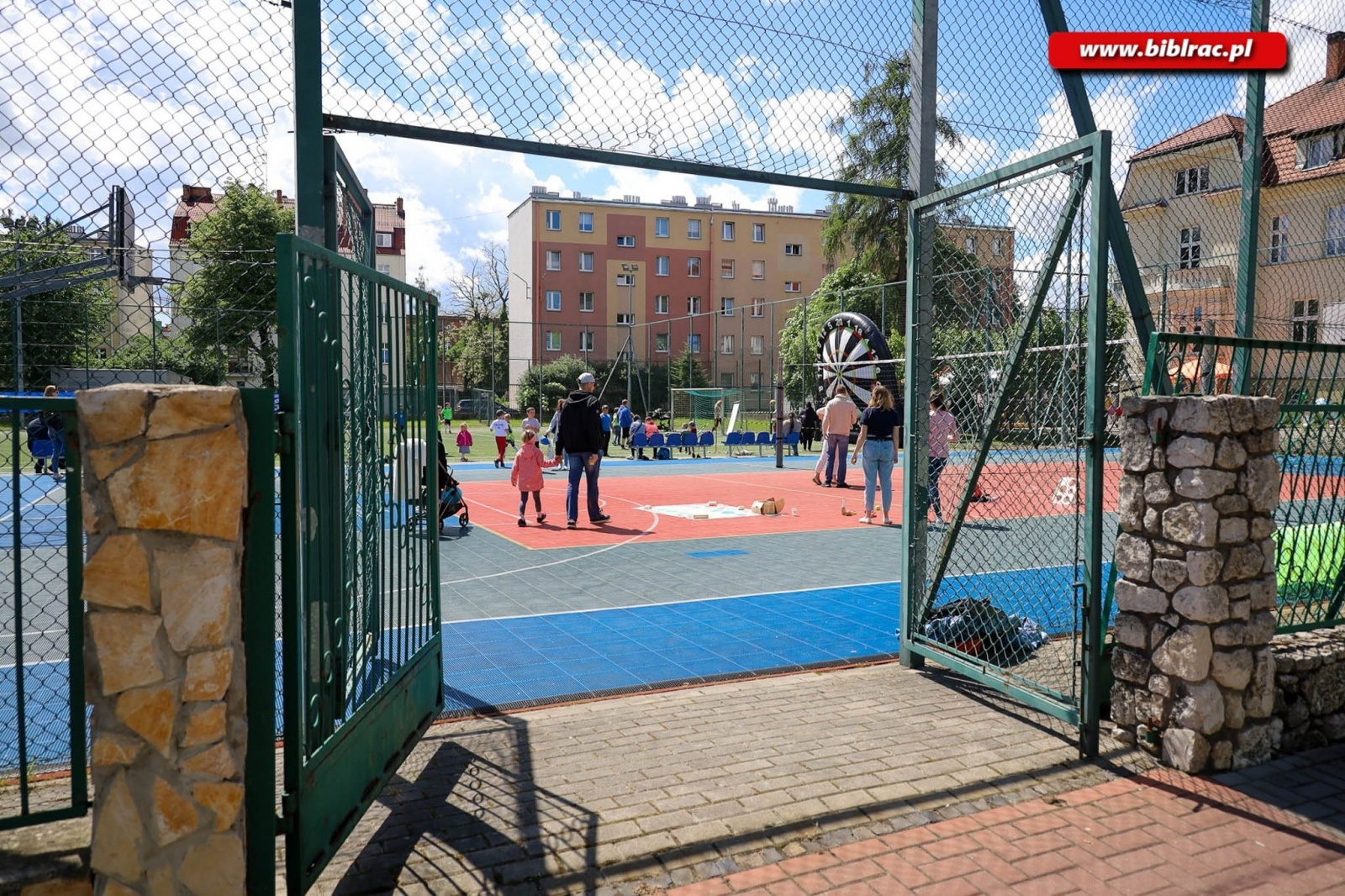 Zdjęcie w galerii na portalu naszraciborz.pl: Biblioteczny Dzień Dziecka z książką, piłką, historią i przyrodą wiadomości z regionu