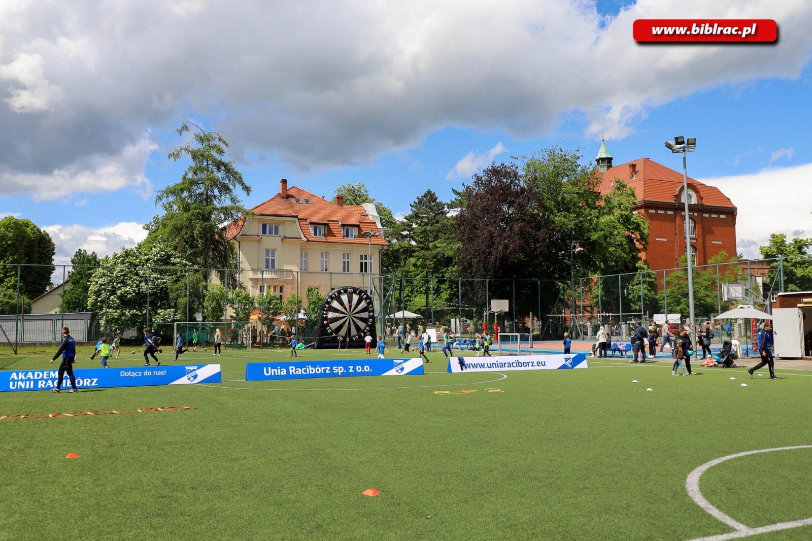 Zdjęcie w galerii na portalu naszraciborz.pl: Biblioteczny Dzień Dziecka z książką, piłką, historią i przyrodą wiadomości z regionu