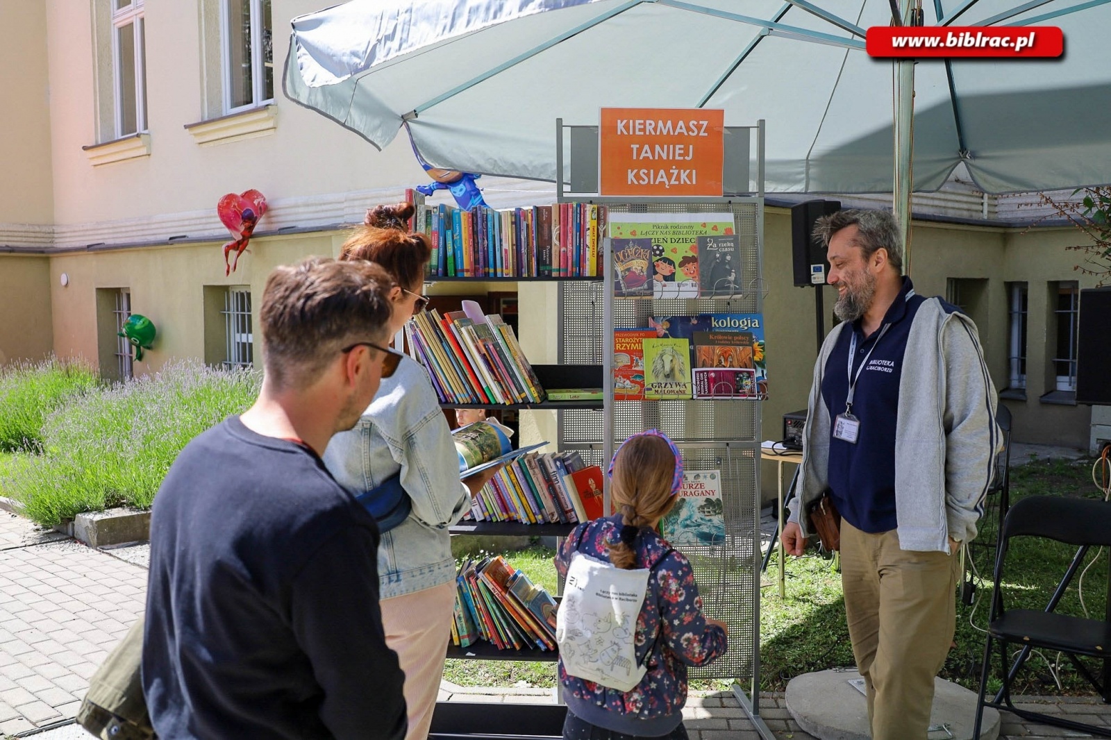 Zdjęcie w galerii na portalu naszraciborz.pl: Biblioteczny Dzień Dziecka z książką, piłką, historią i przyrodą wiadomości z regionu