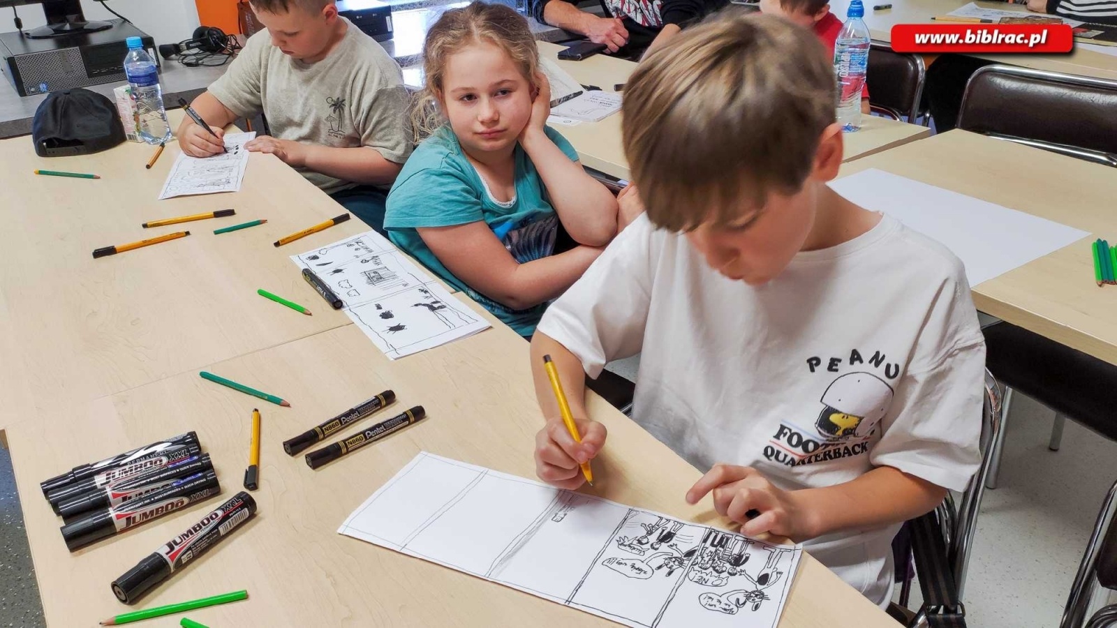 Zdjęcie w galerii na portalu naszraciborz.pl: W raciborskiej bibliotece tworzyli komiksy wiadomości z regionu