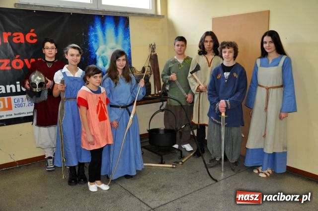 Zdjęcie w galerii na portalu naszraciborz.pl: Na Ostrogu młodzi będą kucharzyć wiadomości z regionu