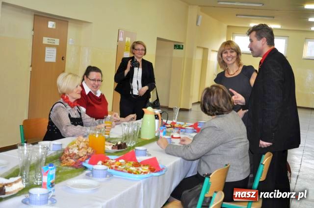 Zdjęcie w galerii na portalu naszraciborz.pl: Na Ostrogu młodzi będą kucharzyć wiadomości z regionu