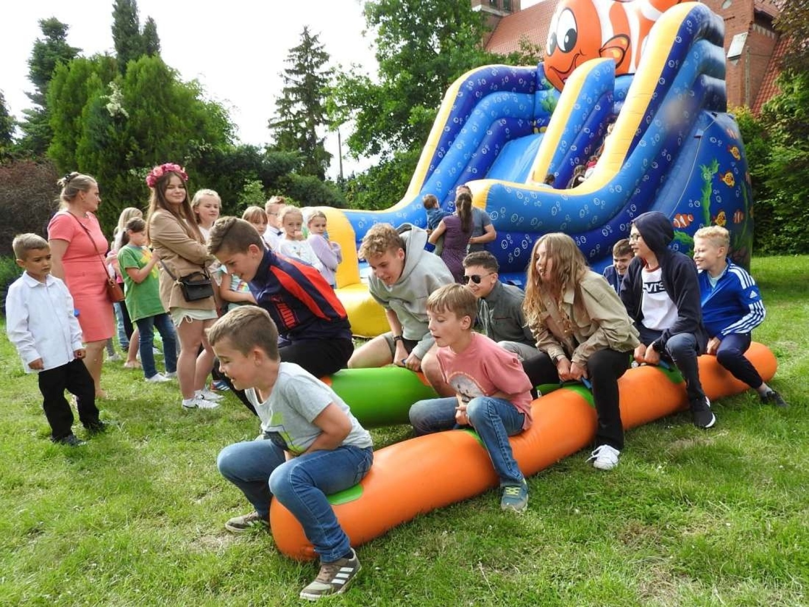 Zdjęcie w galerii na portalu naszraciborz.pl: Dzieci Dzieciom. Radosne świętowanie w Łubowicach wiadomości z regionu
