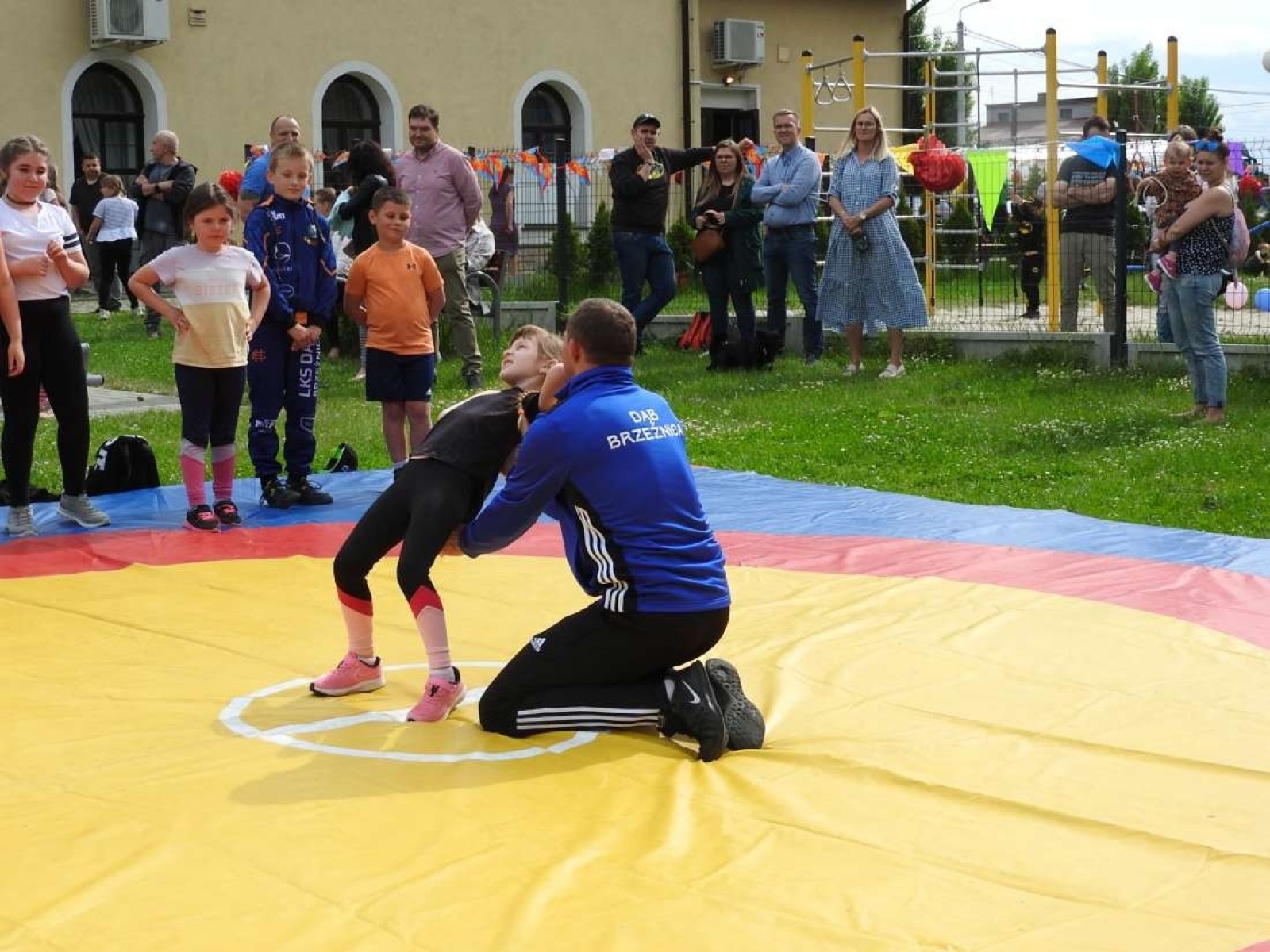 Zdjęcie w galerii na portalu naszraciborz.pl: Dzieci Dzieciom. Radosne świętowanie w Łubowicach wiadomości z regionu