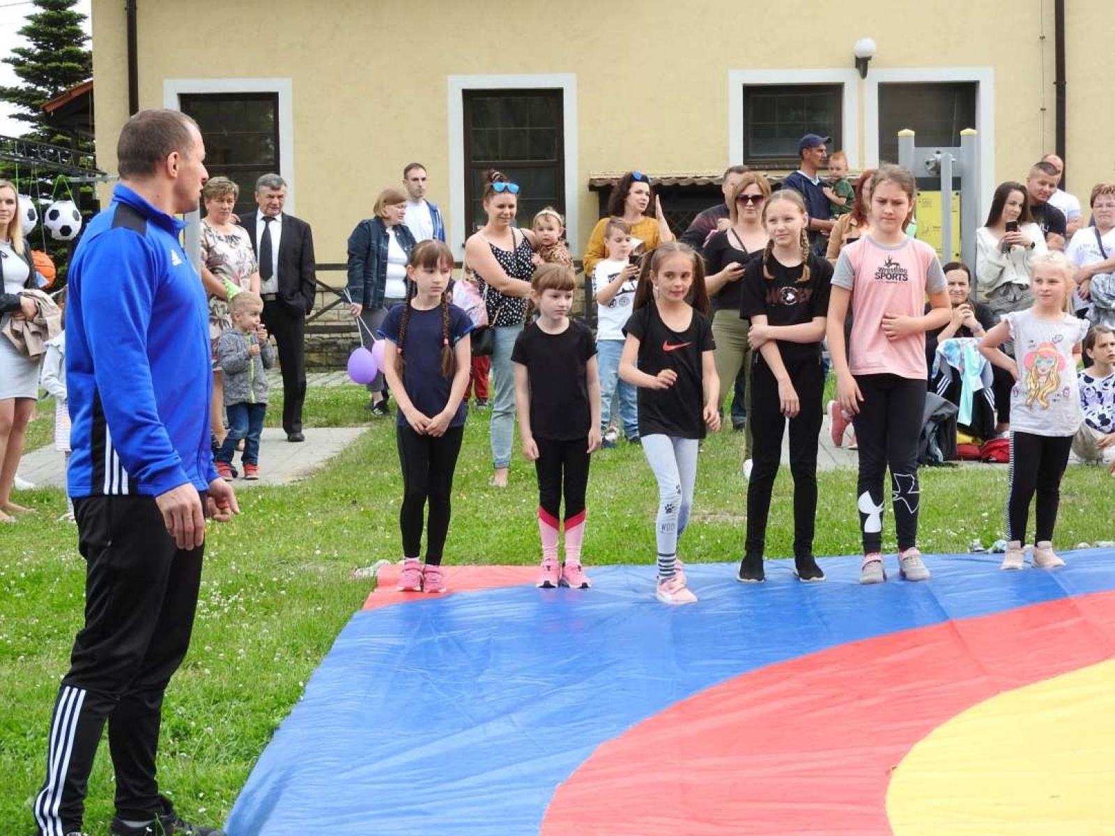 Zdjęcie w galerii na portalu naszraciborz.pl: Dzieci Dzieciom. Radosne świętowanie w Łubowicach wiadomości z regionu