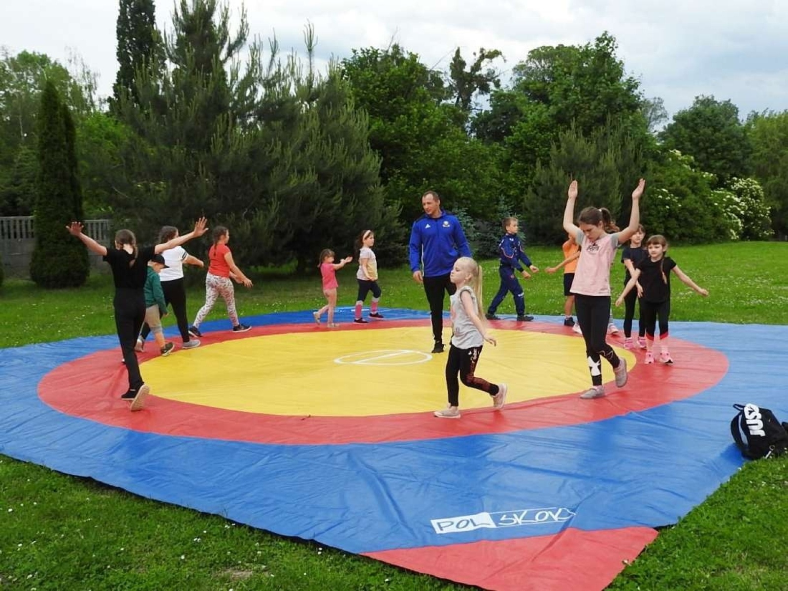 Zdjęcie w galerii na portalu naszraciborz.pl: Dzieci Dzieciom. Radosne świętowanie w Łubowicach wiadomości z regionu