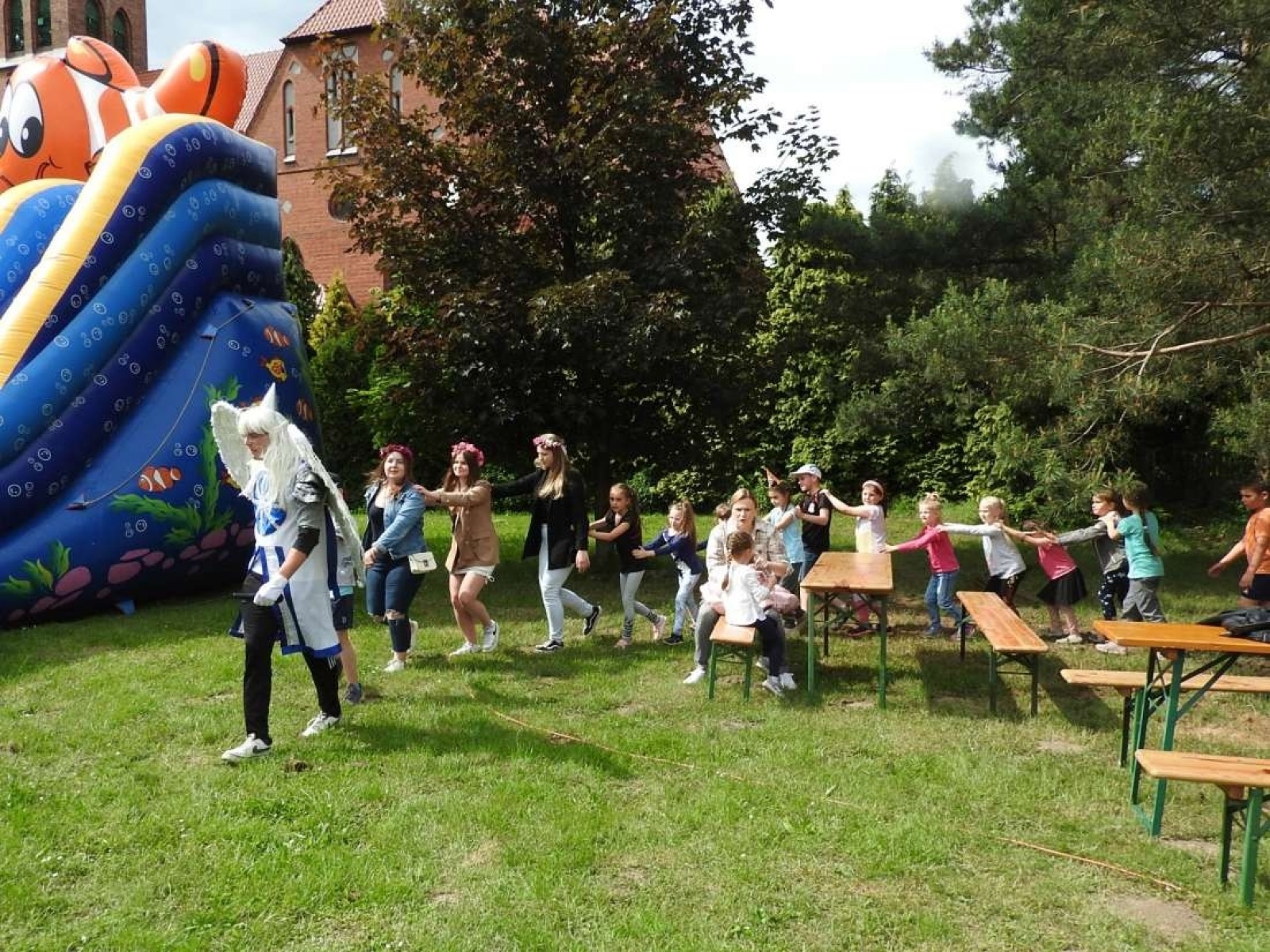 Zdjęcie w galerii na portalu naszraciborz.pl: Dzieci Dzieciom. Radosne świętowanie w Łubowicach wiadomości z regionu