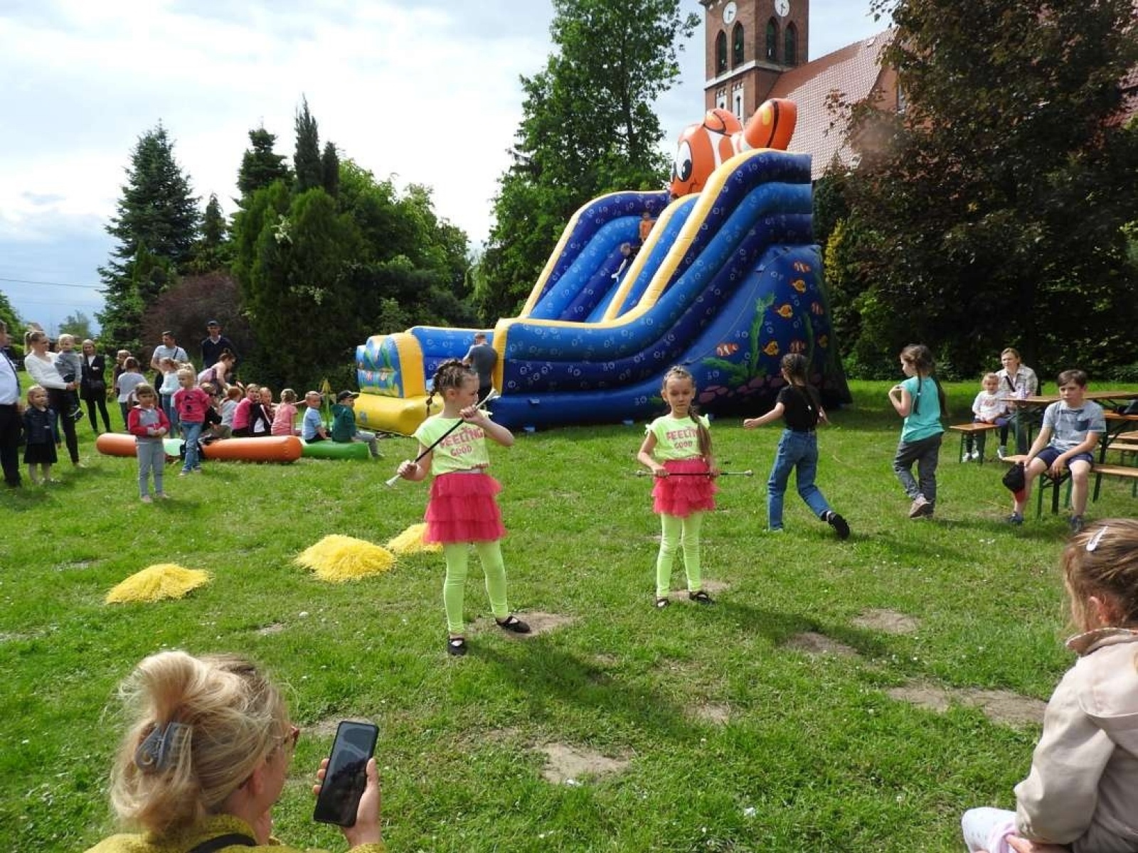 Zdjęcie w galerii na portalu naszraciborz.pl: Dzieci Dzieciom. Radosne świętowanie w Łubowicach wiadomości z regionu