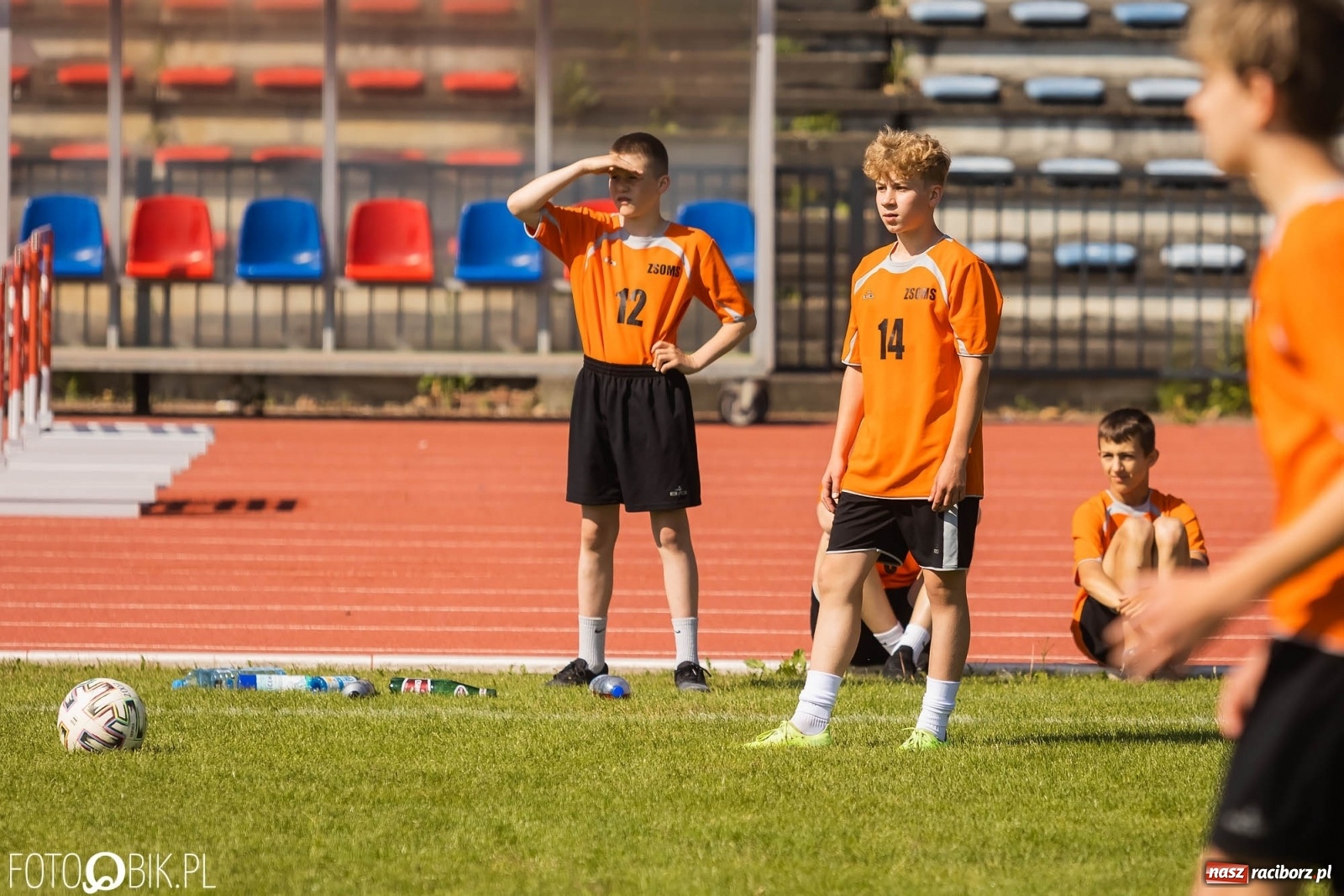 Zdjęcie w galerii na portalu naszraciborz.pl: Ósmoklasiści w walce o puchar dyrektora ZSOMS [FOTO] wiadomości z regionu