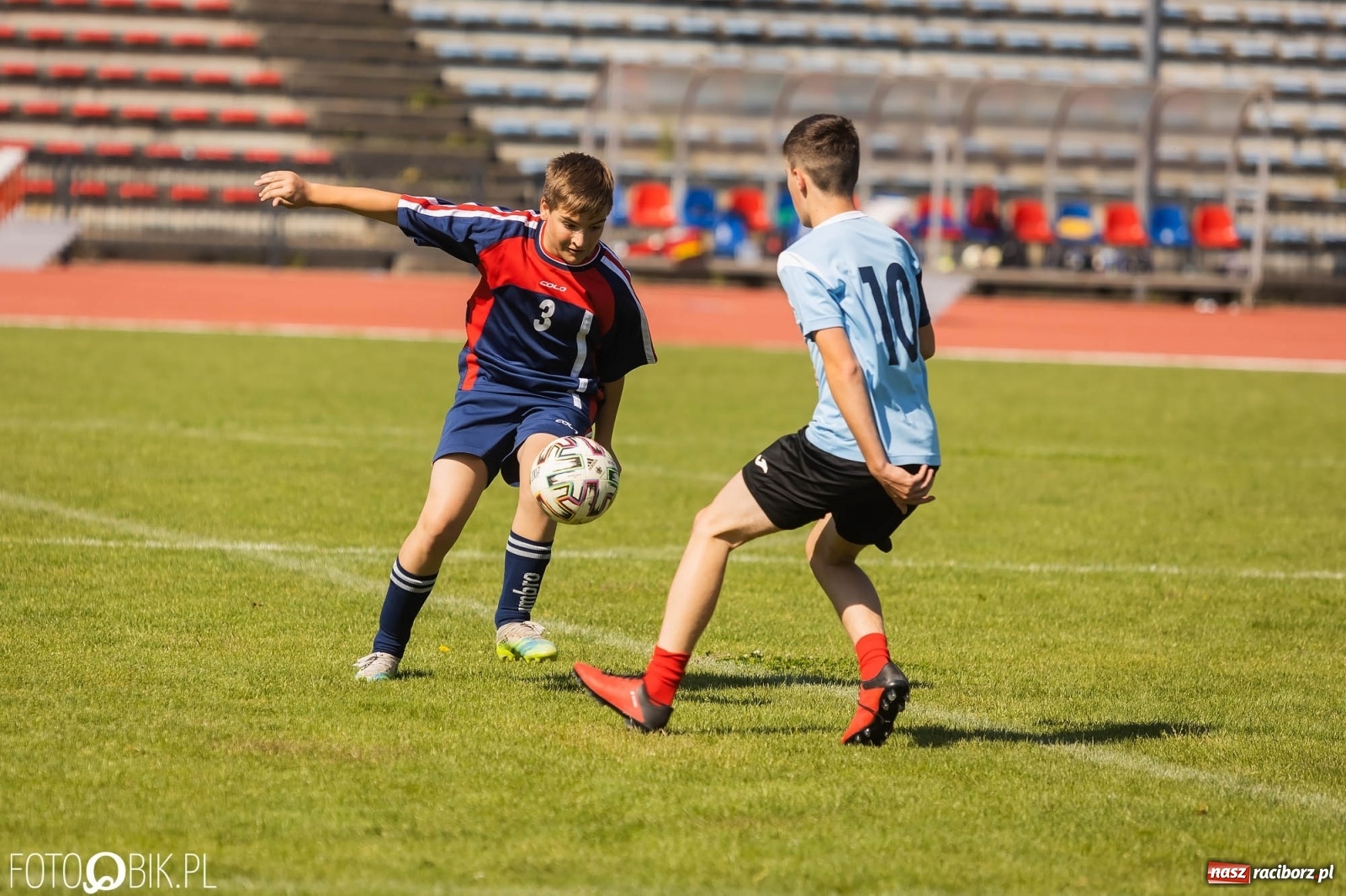 Zdjęcie w galerii na portalu naszraciborz.pl: Ósmoklasiści w walce o puchar dyrektora ZSOMS [FOTO] wiadomości z regionu
