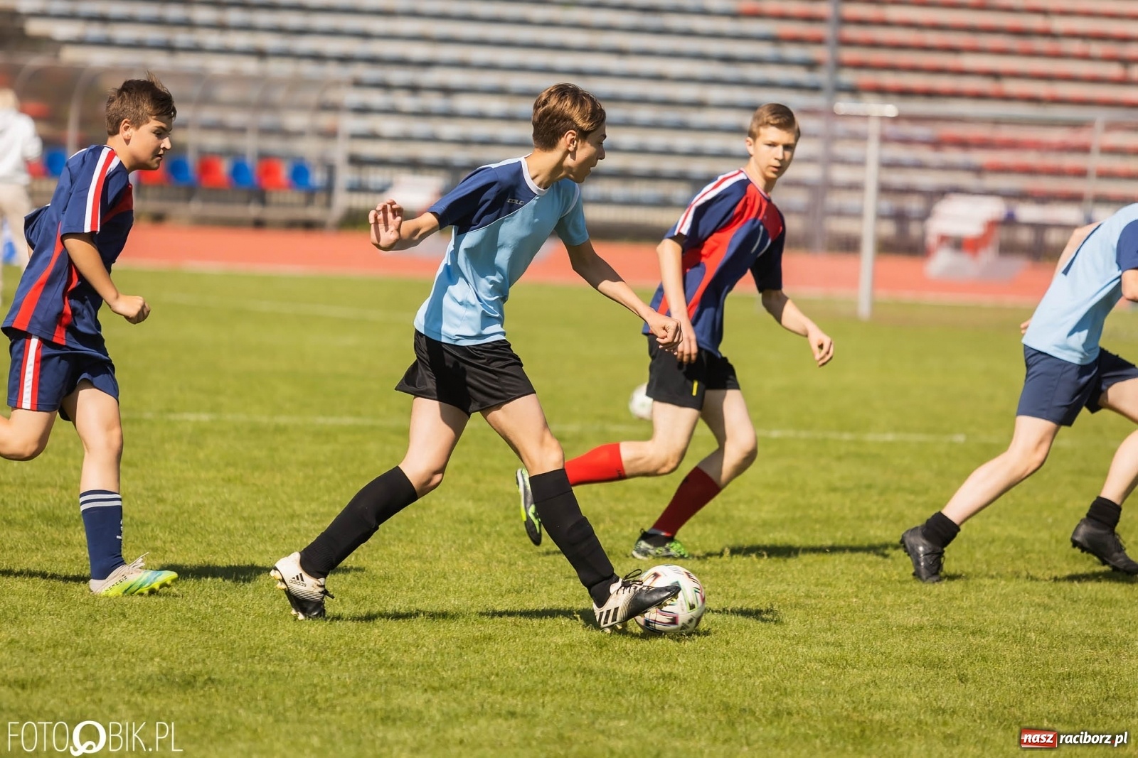 Zdjęcie w galerii na portalu naszraciborz.pl: Ósmoklasiści w walce o puchar dyrektora ZSOMS [FOTO] wiadomości z regionu