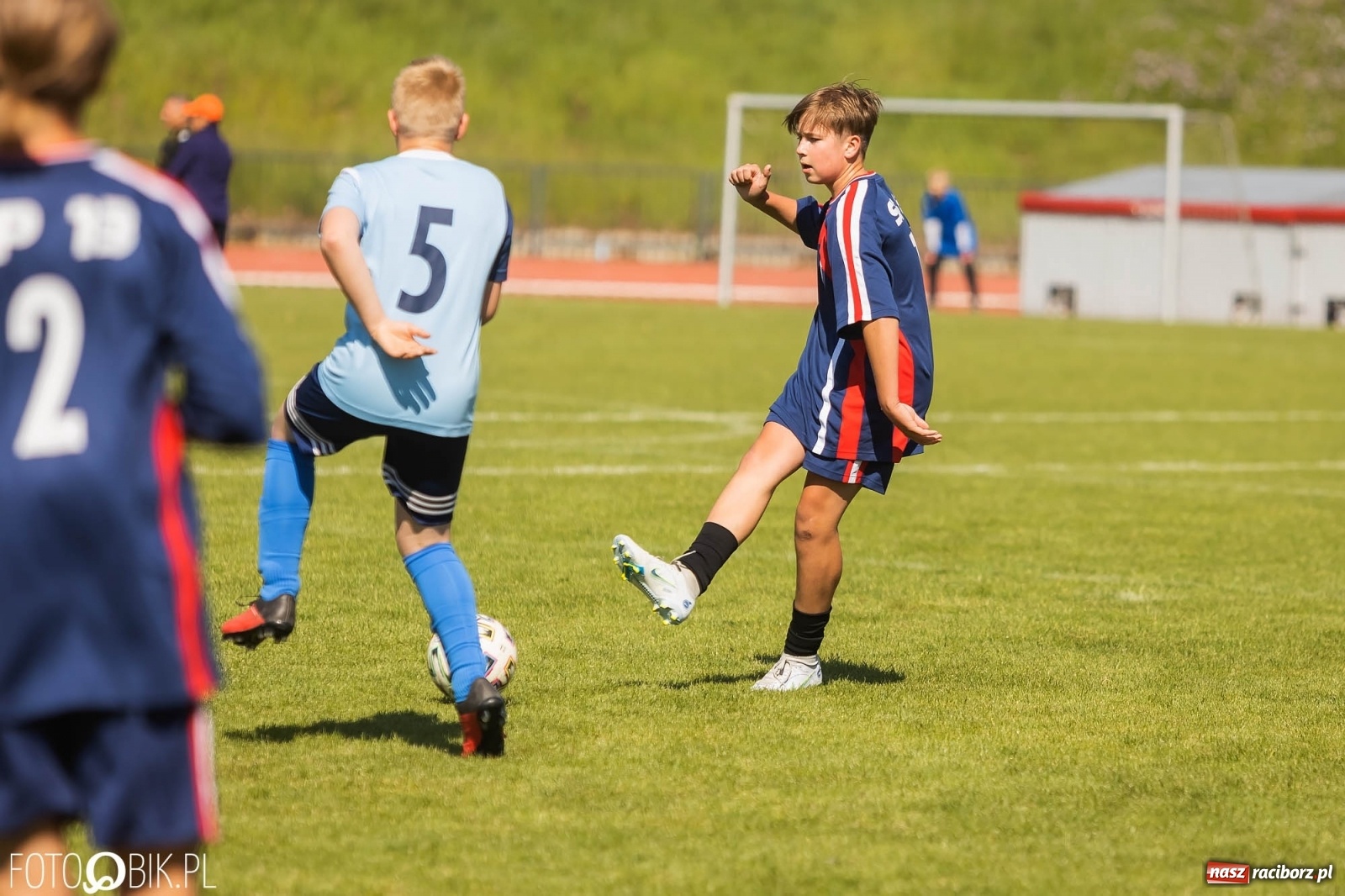 Zdjęcie w galerii na portalu naszraciborz.pl: Ósmoklasiści w walce o puchar dyrektora ZSOMS [FOTO] wiadomości z regionu