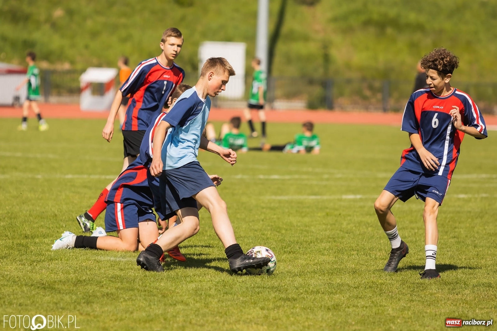 Zdjęcie w galerii na portalu naszraciborz.pl: Ósmoklasiści w walce o puchar dyrektora ZSOMS [FOTO] wiadomości z regionu