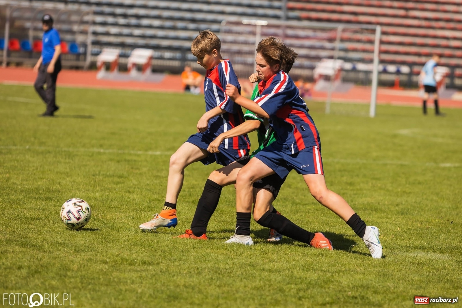 Zdjęcie w galerii na portalu naszraciborz.pl: Ósmoklasiści w walce o puchar dyrektora ZSOMS [FOTO] wiadomości z regionu