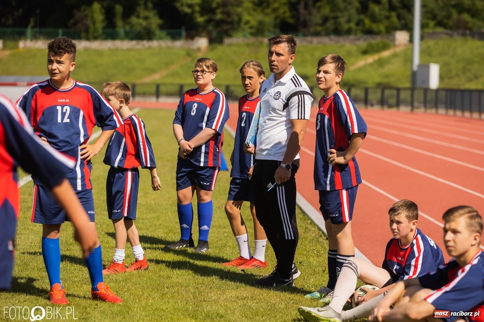 Zdjęcie w galerii na portalu naszraciborz.pl: Ósmoklasiści w walce o puchar dyrektora ZSOMS [FOTO] wiadomości z regionu