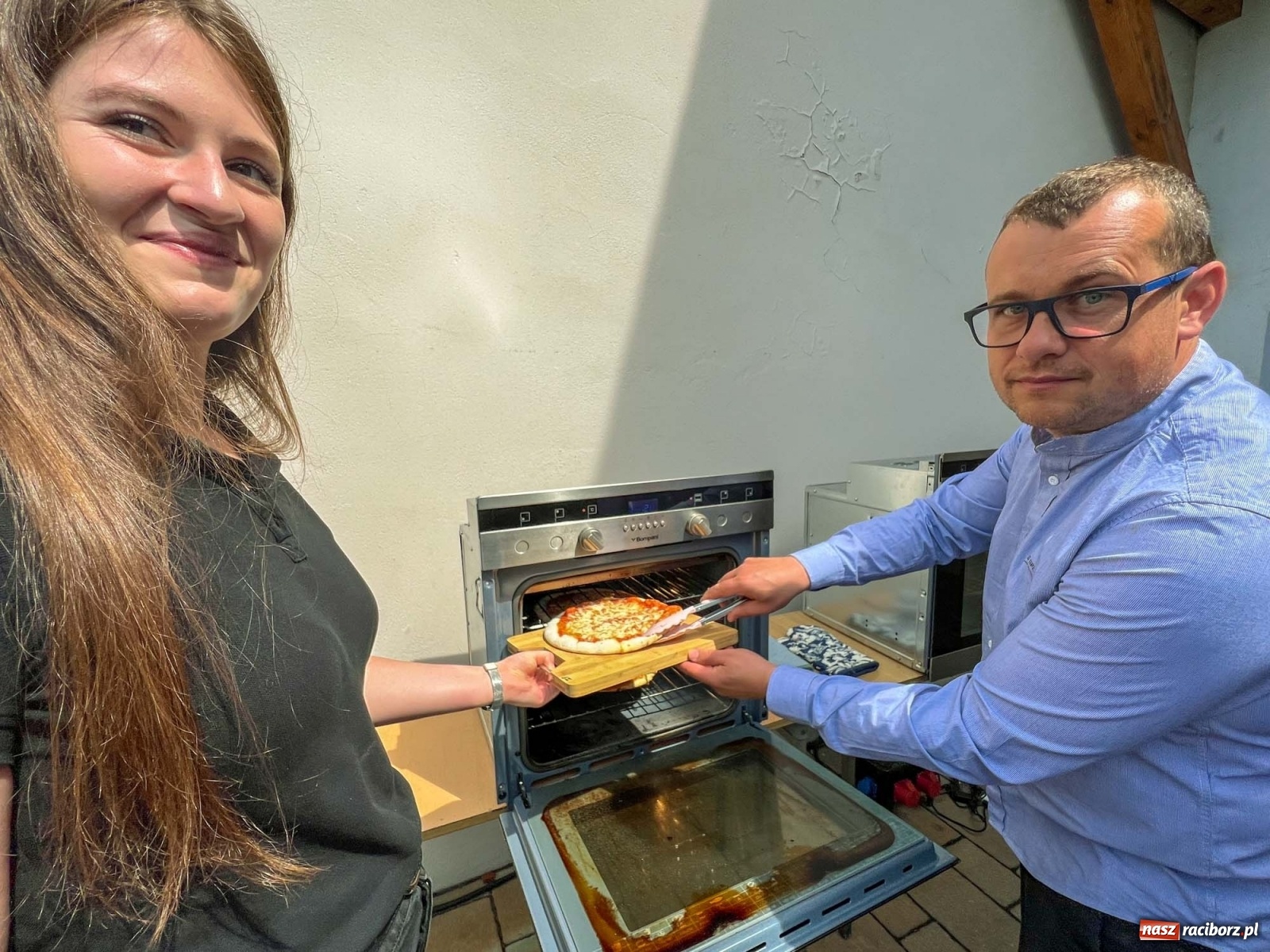 Zdjęcie w galerii na portalu naszraciborz.pl: Dziesięć tysięcy pizz gratis. Dzień Dziecka na zamku [FOTO i WIDEO] wiadomości z regionu