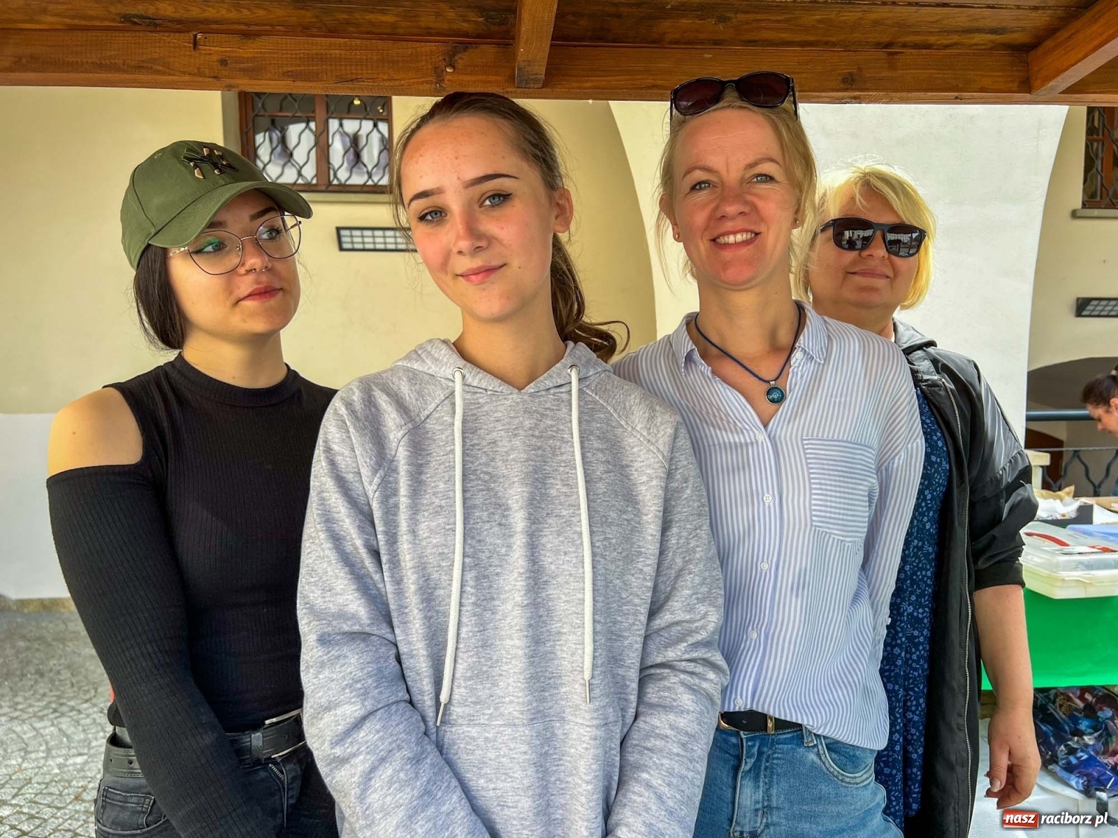 Zdjęcie w galerii na portalu naszraciborz.pl: Dziesięć tysięcy pizz gratis. Dzień Dziecka na zamku [FOTO i WIDEO] wiadomości z regionu