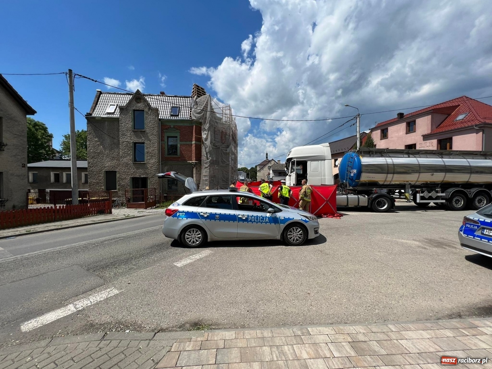 Zdjęcie w galerii na portalu naszraciborz.pl: Policja szuka świadków tragicznego wypadku w Pietrowicach Wielkich wiadomości z regionu