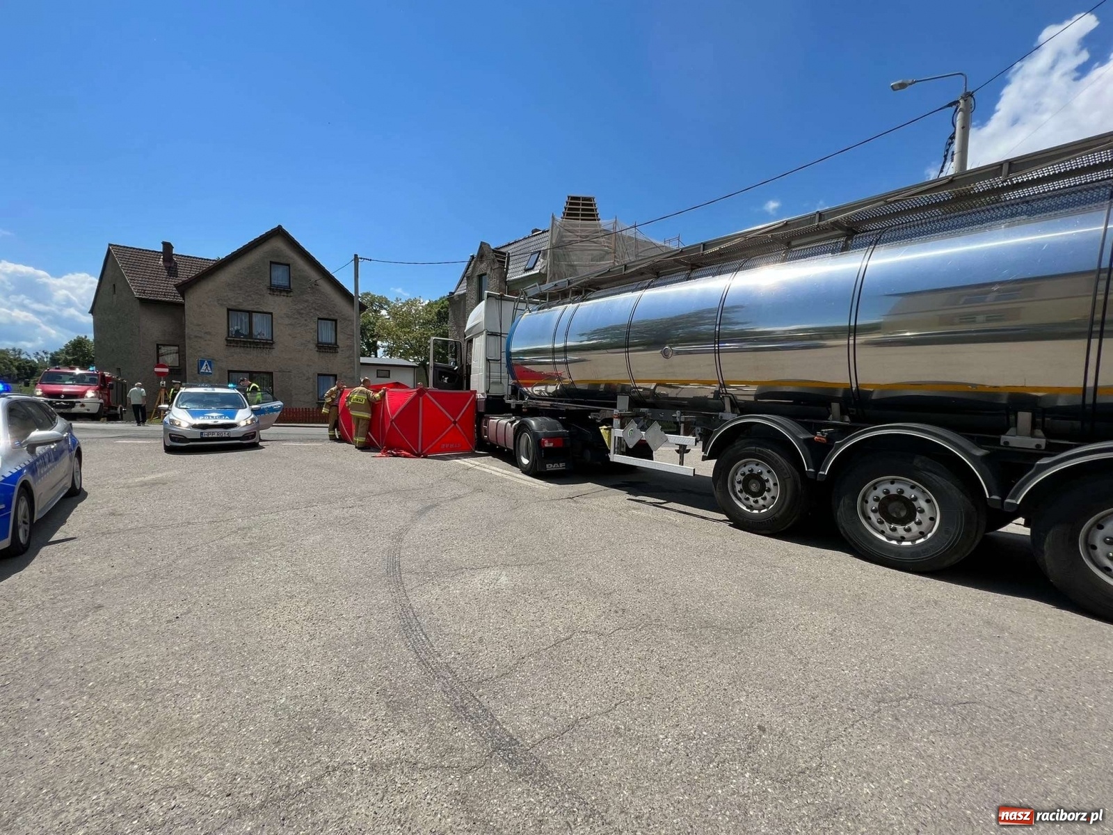 Zdjęcie w galerii na portalu naszraciborz.pl: Policja szuka świadków tragicznego wypadku w Pietrowicach Wielkich wiadomości z regionu