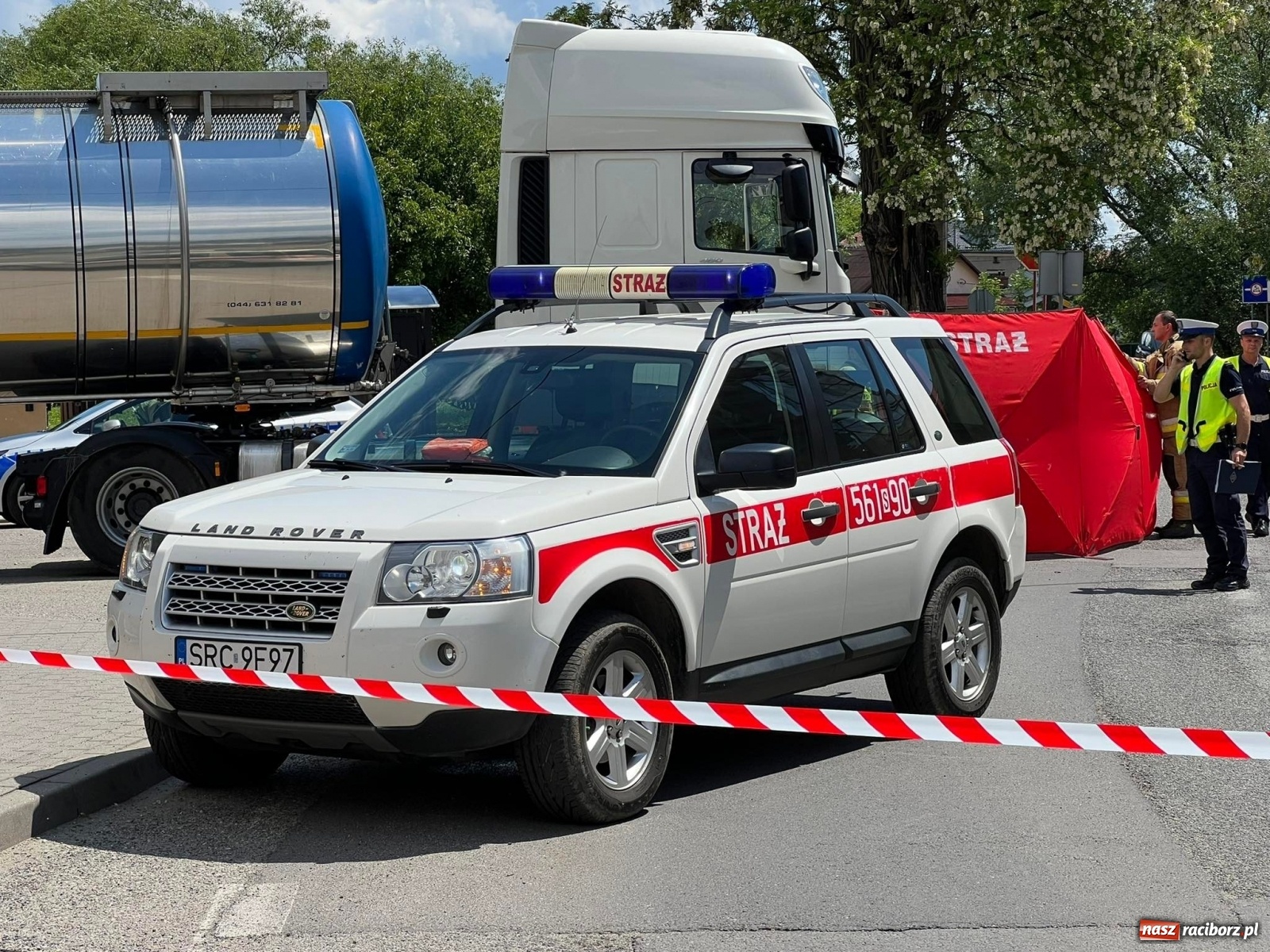 Zdjęcie w galerii na portalu naszraciborz.pl: Policja szuka świadków tragicznego wypadku w Pietrowicach Wielkich wiadomości z regionu