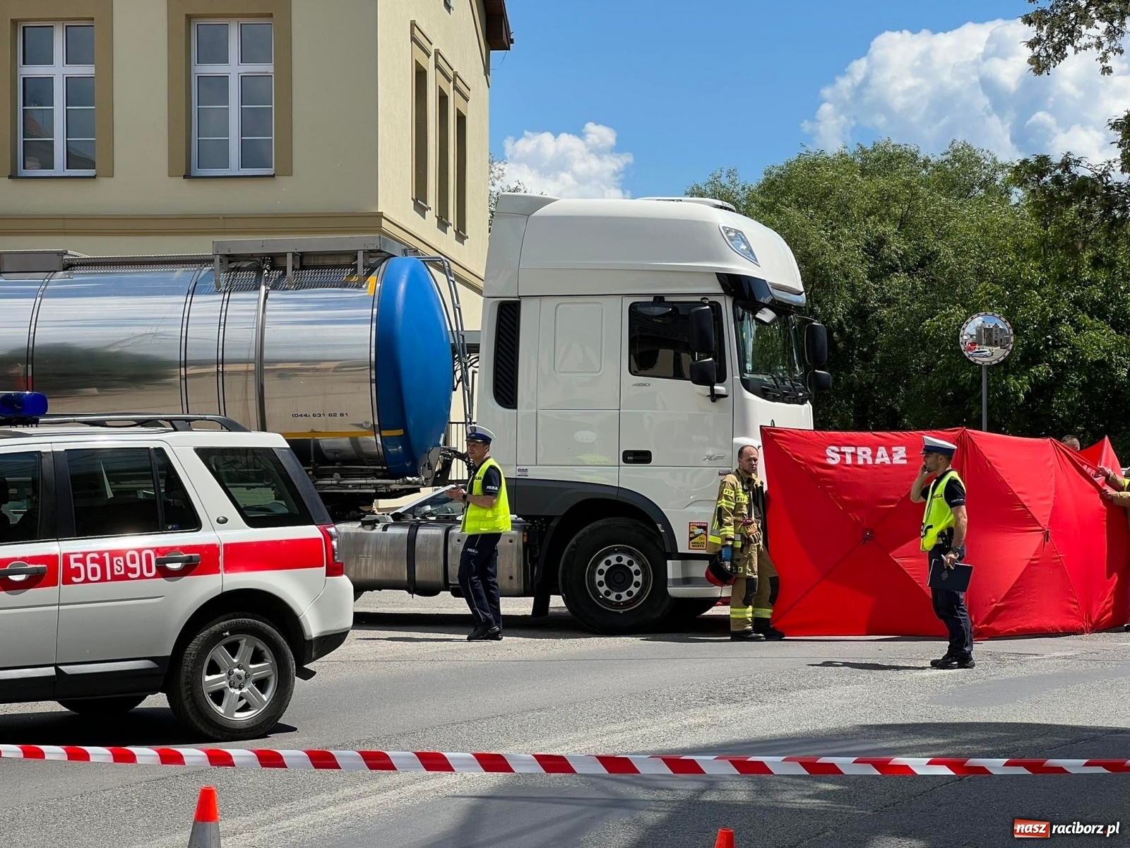 Zdjęcie w galerii na portalu naszraciborz.pl: Policja szuka świadków tragicznego wypadku w Pietrowicach Wielkich wiadomości z regionu