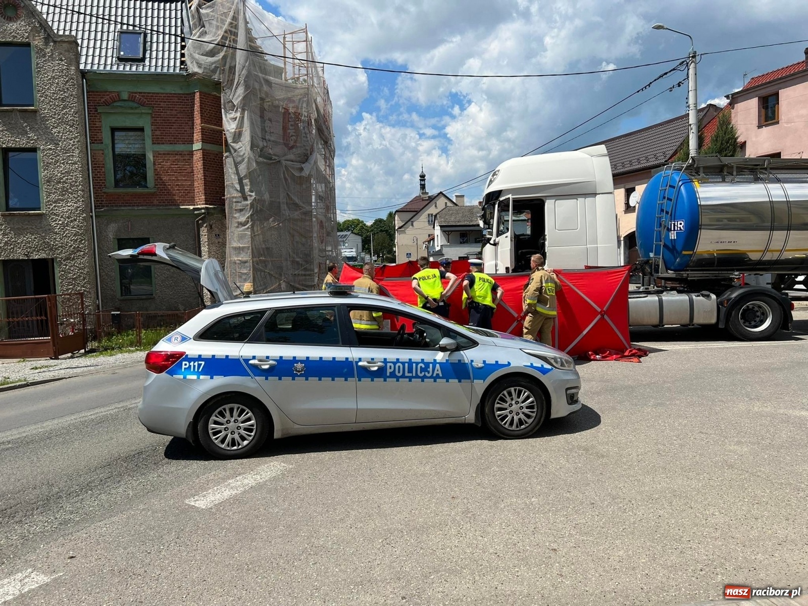 Zdjęcie w galerii na portalu naszraciborz.pl: Policja szuka świadków tragicznego wypadku w Pietrowicach Wielkich wiadomości z regionu