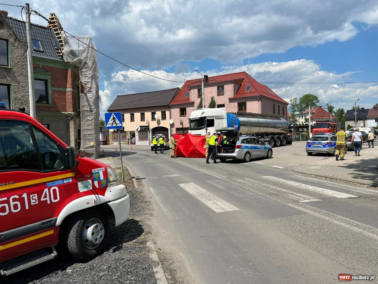Zdjęcie w galerii na portalu naszraciborz.pl: Policja szuka świadków tragicznego wypadku w Pietrowicach Wielkich wiadomości z regionu