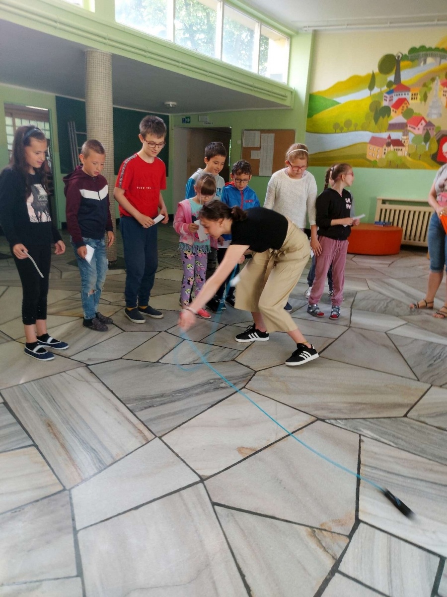 Zdjęcie w galerii na portalu naszraciborz.pl: Wolontariusze II LO w Zespole Szkół specjalnych w Raciborzu wiadomości z regionu