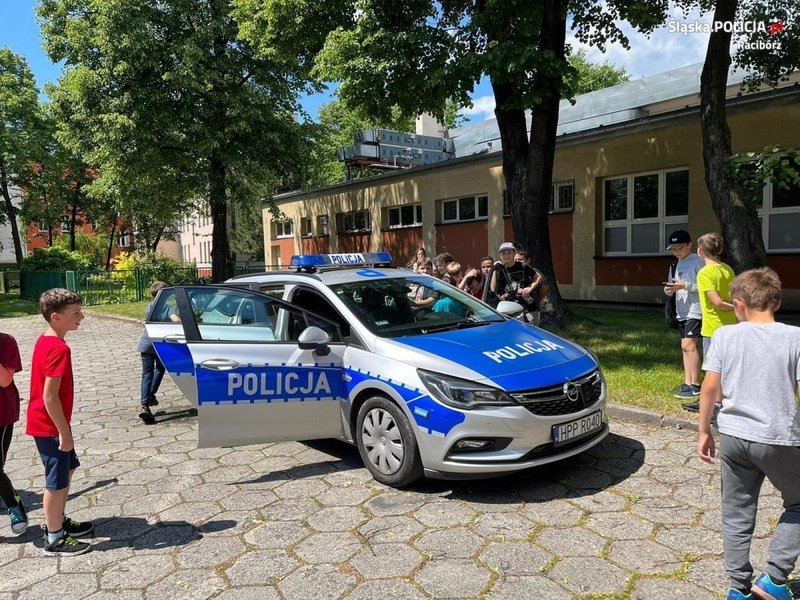 Zdjęcie w galerii na portalu naszraciborz.pl: Dzień Dziecka z udziałem raciborskich mundurowych wiadomości z regionu