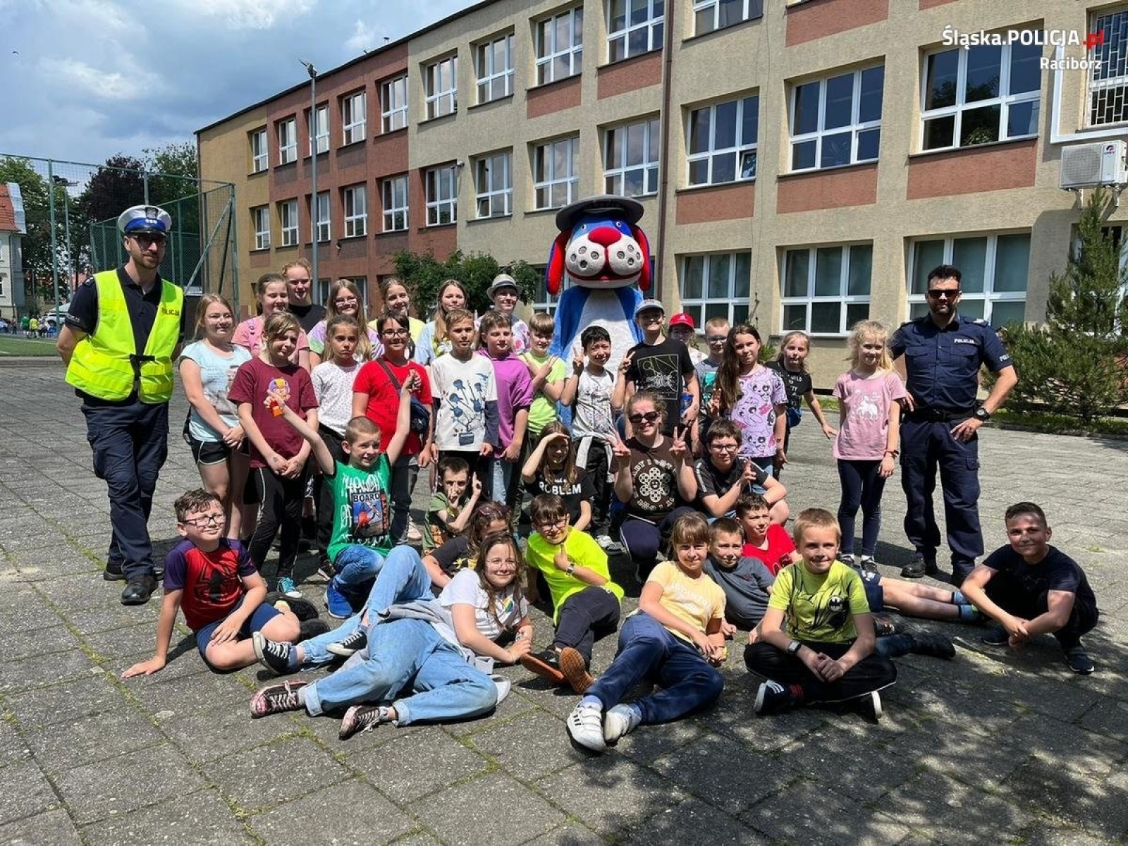 Zdjęcie w galerii na portalu naszraciborz.pl: Dzień Dziecka z udziałem raciborskich mundurowych wiadomości z regionu
