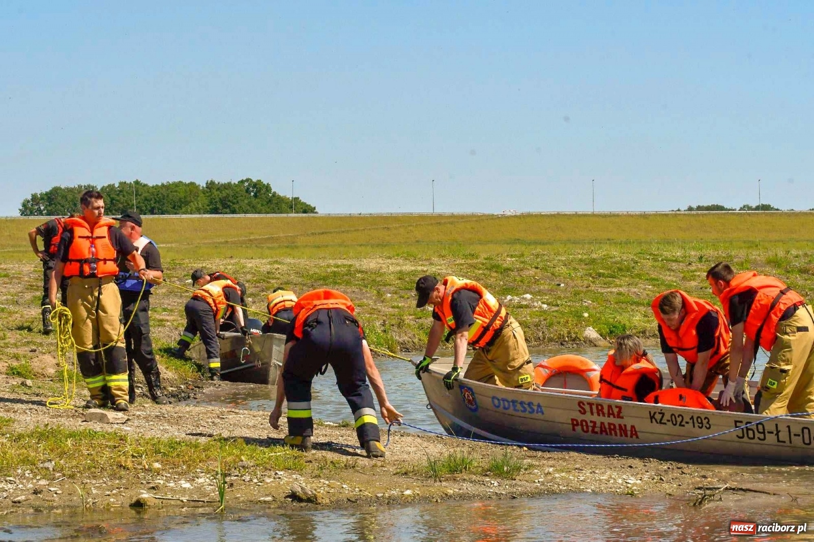 Zdjęcie w galerii na portalu naszraciborz.pl: Kompania odwodowa KSRG powiatu raciborskiego ćwiczyła dziś na terenie zbiornika Racibórz [FOTO i WIDEO] wiadomości z regionu