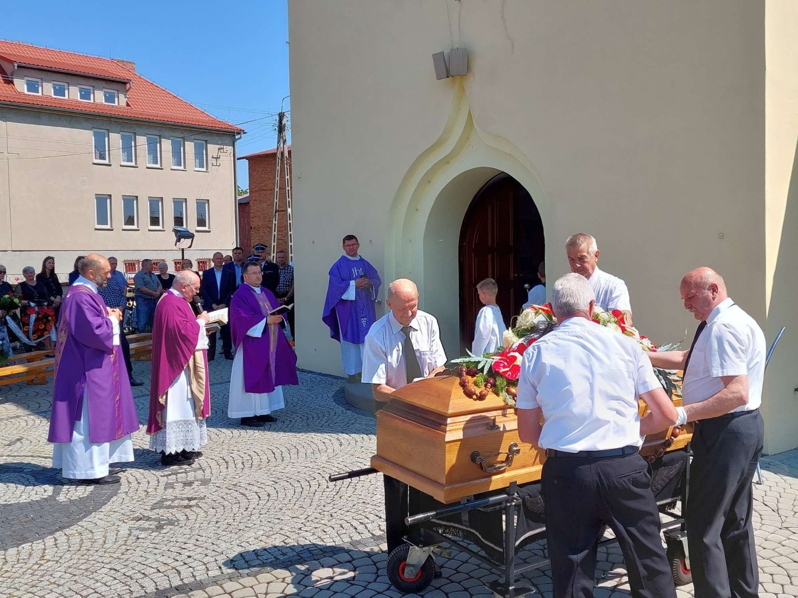 Zdjęcie w galerii na portalu naszraciborz.pl: Ostatnie pożegnanie śp. Tadeusza Utrackiego wiadomości z regionu