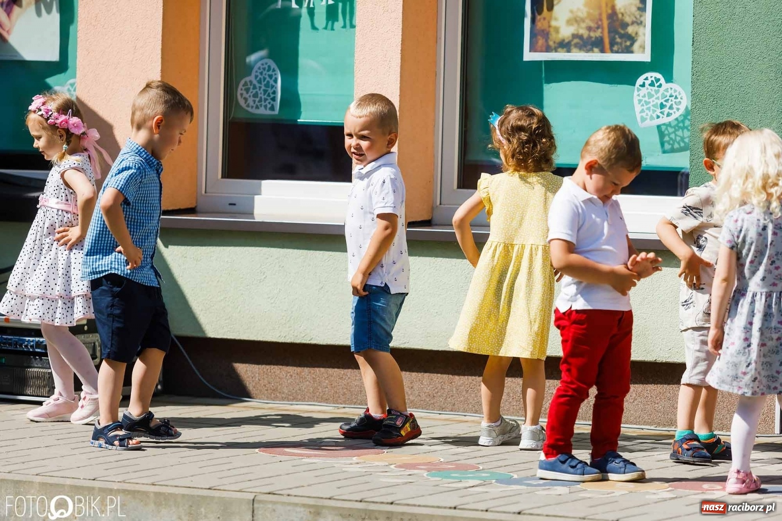 Zdjęcie w galerii na portalu naszraciborz.pl: Piknik rodzinny z okazji Dnia Mamy i Taty w Przedszkolu nr 26 wiadomości z regionu