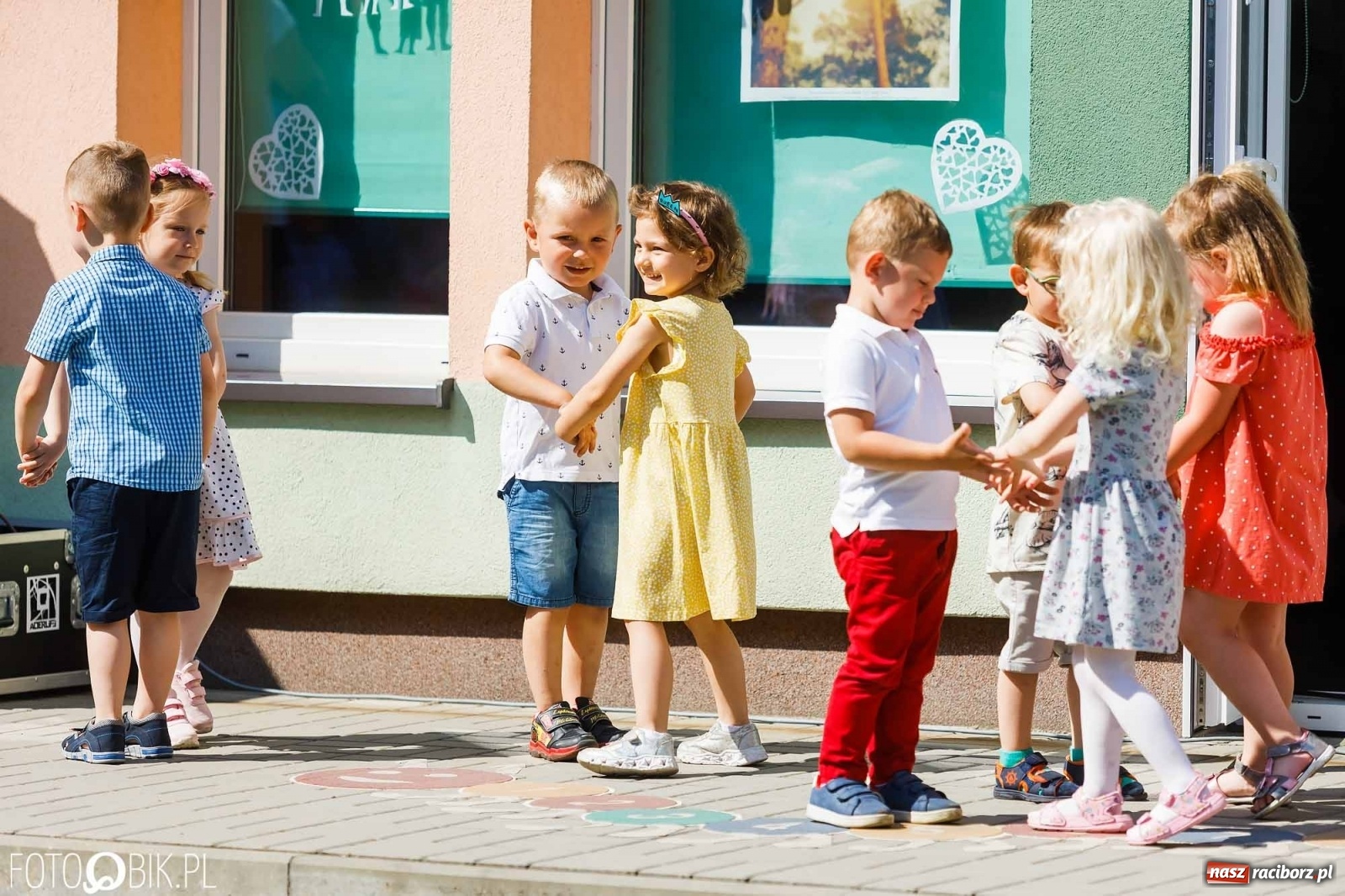 Zdjęcie w galerii na portalu naszraciborz.pl: Piknik rodzinny z okazji Dnia Mamy i Taty w Przedszkolu nr 26 wiadomości z regionu