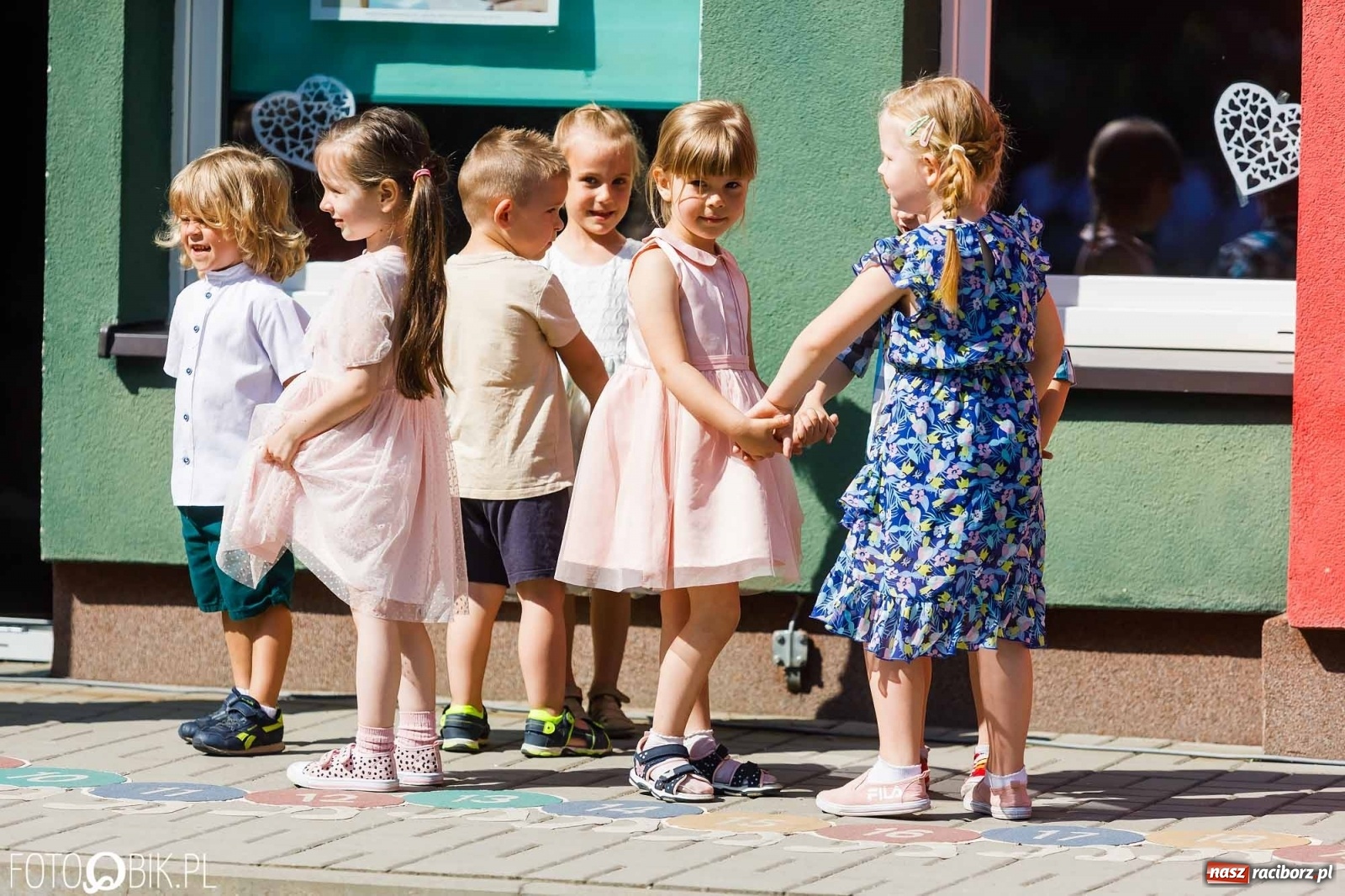 Zdjęcie w galerii na portalu naszraciborz.pl: Piknik rodzinny z okazji Dnia Mamy i Taty w Przedszkolu nr 26 wiadomości z regionu