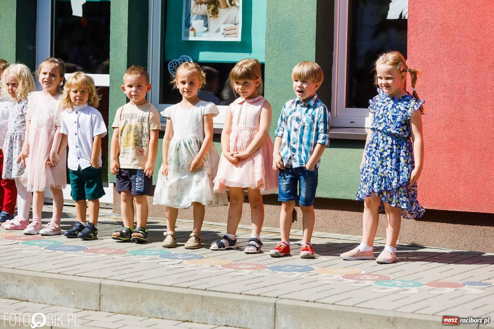 Zdjęcie w galerii na portalu naszraciborz.pl: Piknik rodzinny z okazji Dnia Mamy i Taty w Przedszkolu nr 26 wiadomości z regionu