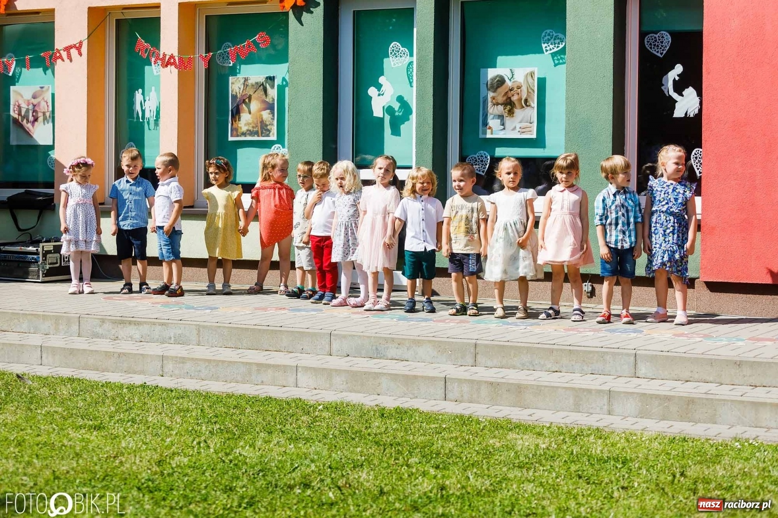 Zdjęcie w galerii na portalu naszraciborz.pl: Piknik rodzinny z okazji Dnia Mamy i Taty w Przedszkolu nr 26 wiadomości z regionu