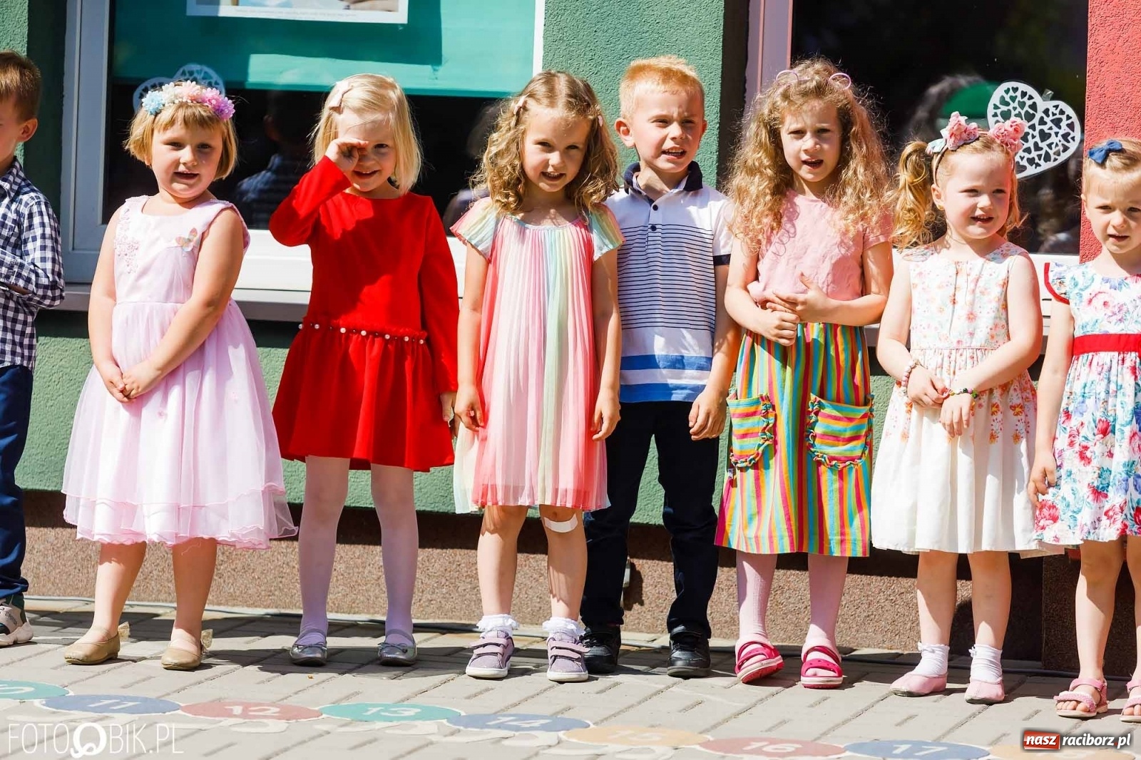 Zdjęcie w galerii na portalu naszraciborz.pl: Piknik rodzinny z okazji Dnia Mamy i Taty w Przedszkolu nr 26 wiadomości z regionu