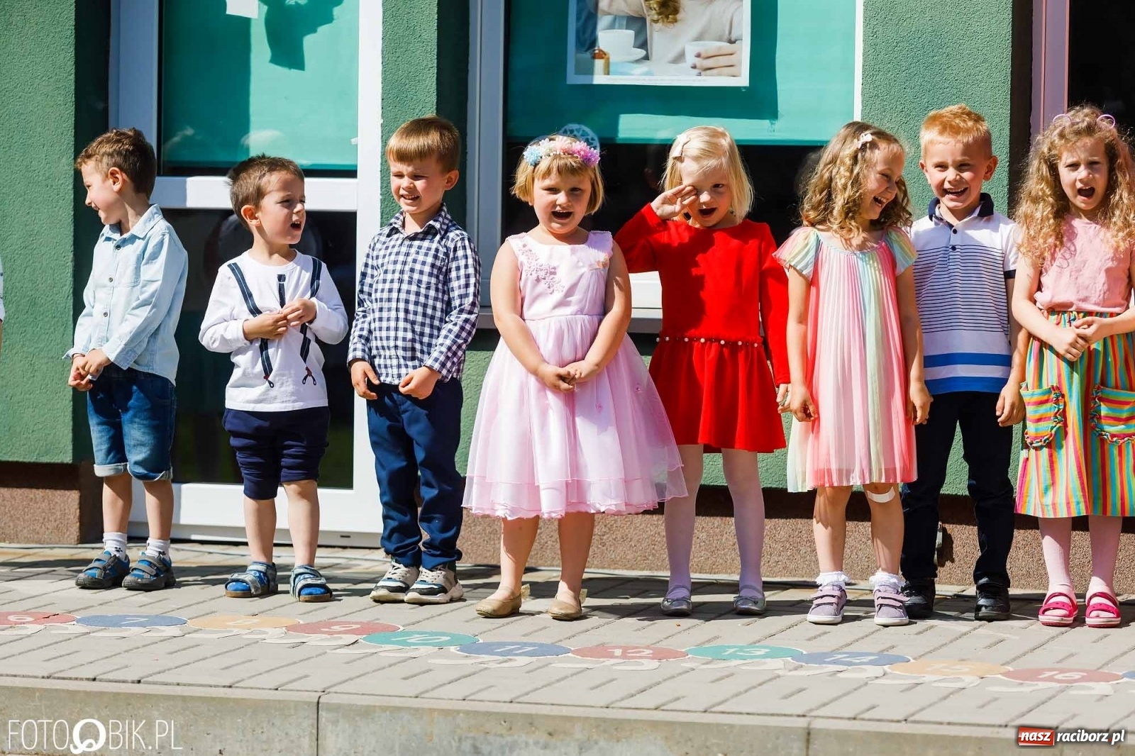 Zdjęcie w galerii na portalu naszraciborz.pl: Piknik rodzinny z okazji Dnia Mamy i Taty w Przedszkolu nr 26 wiadomości z regionu