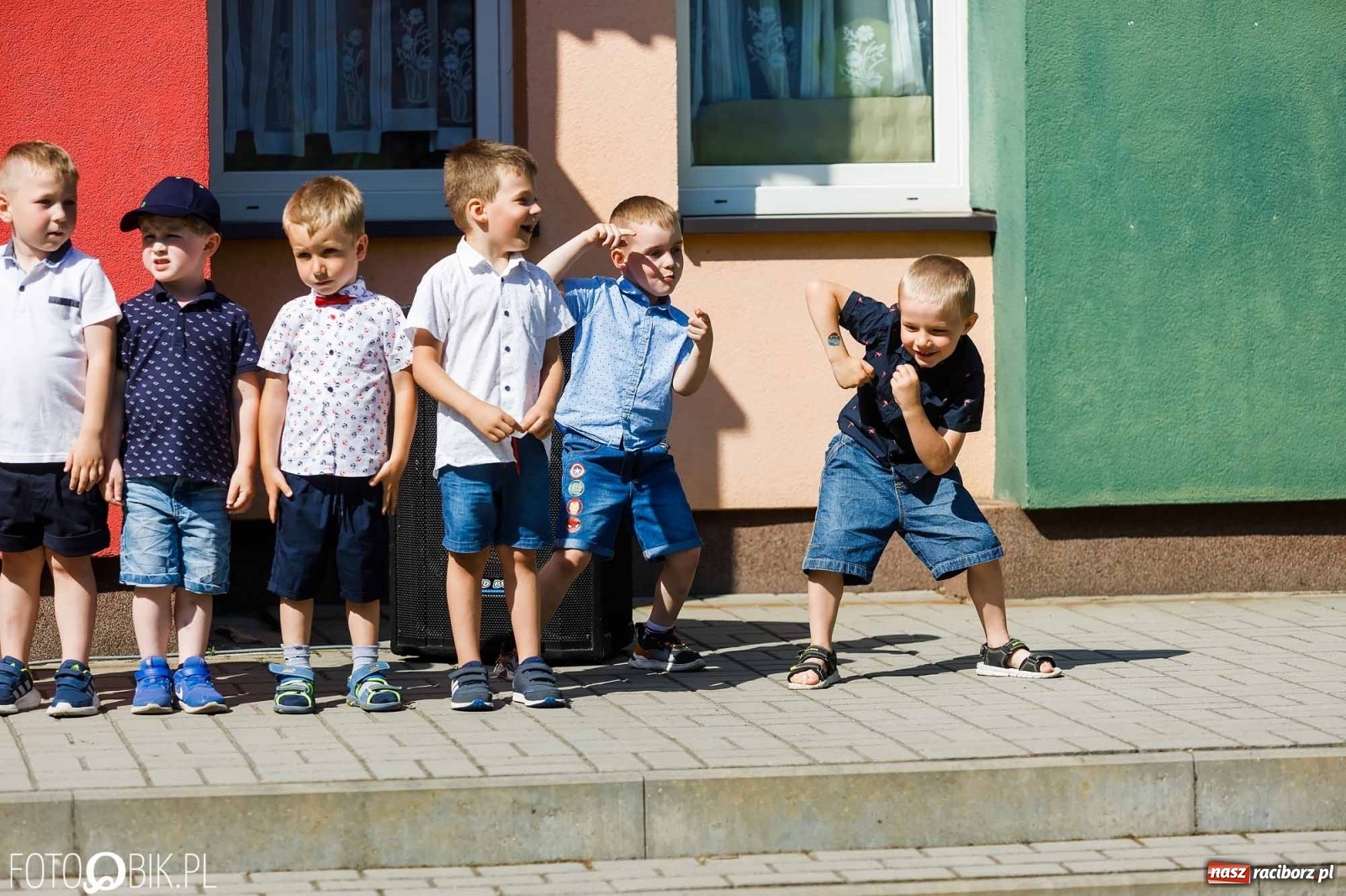 Zdjęcie w galerii na portalu naszraciborz.pl: Piknik rodzinny z okazji Dnia Mamy i Taty w Przedszkolu nr 26 wiadomości z regionu