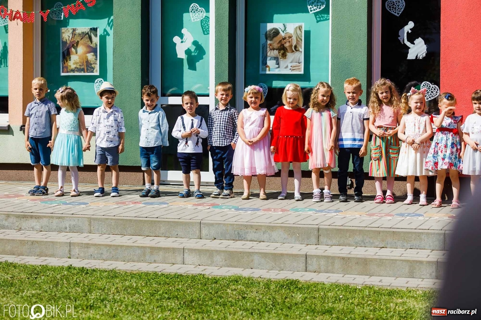 Zdjęcie w galerii na portalu naszraciborz.pl: Piknik rodzinny z okazji Dnia Mamy i Taty w Przedszkolu nr 26 wiadomości z regionu