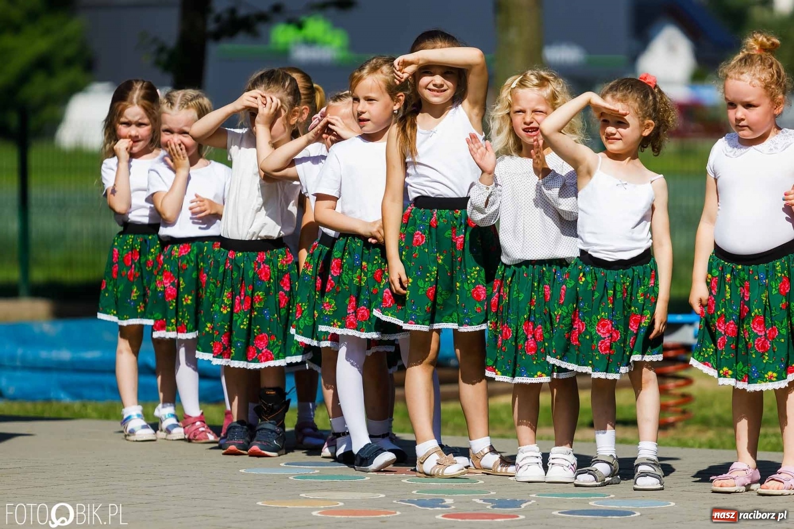 Zdjęcie w galerii na portalu naszraciborz.pl: Piknik rodzinny z okazji Dnia Mamy i Taty w Przedszkolu nr 26 wiadomości z regionu