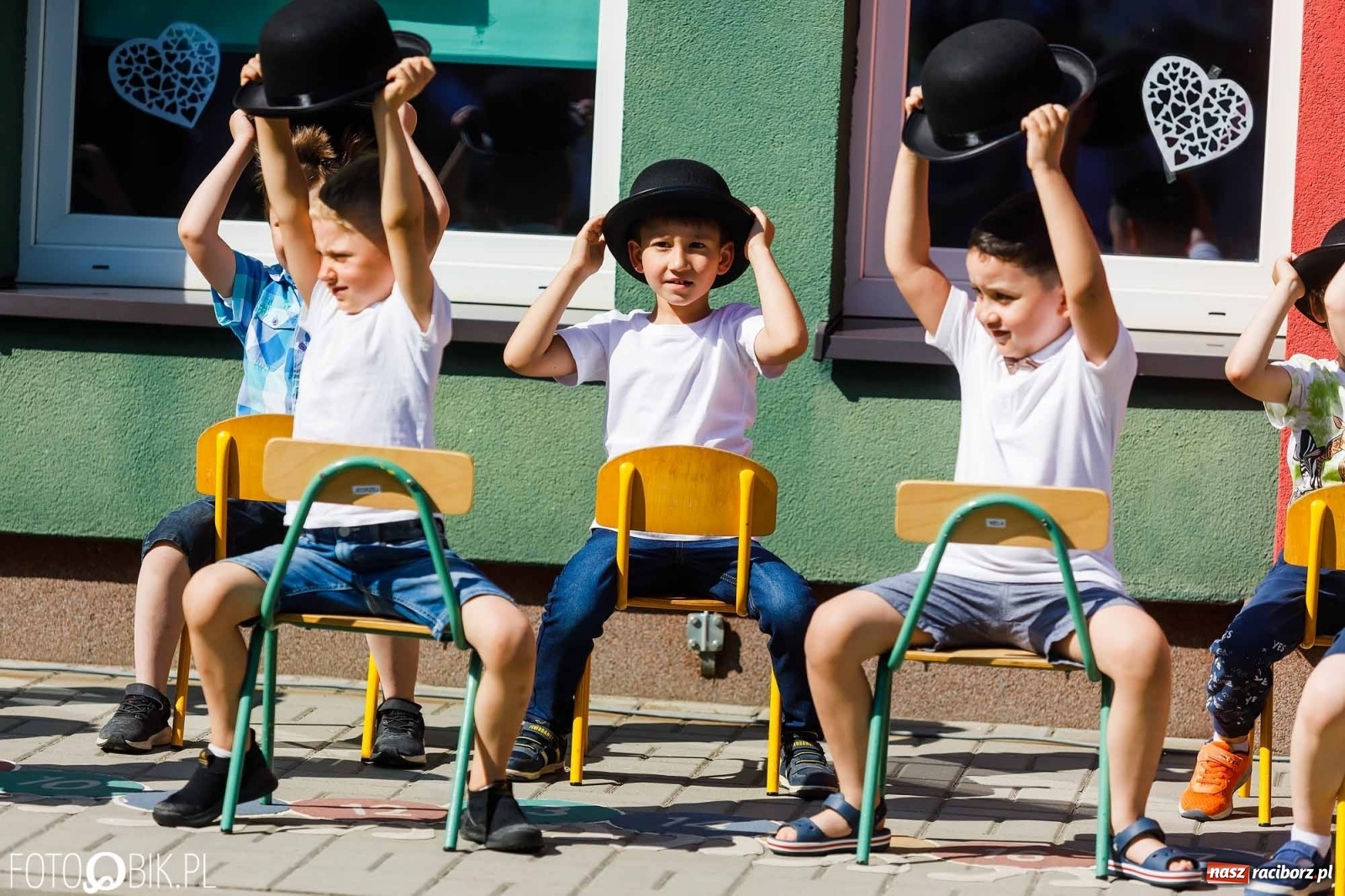 Zdjęcie w galerii na portalu naszraciborz.pl: Piknik rodzinny z okazji Dnia Mamy i Taty w Przedszkolu nr 26 wiadomości z regionu