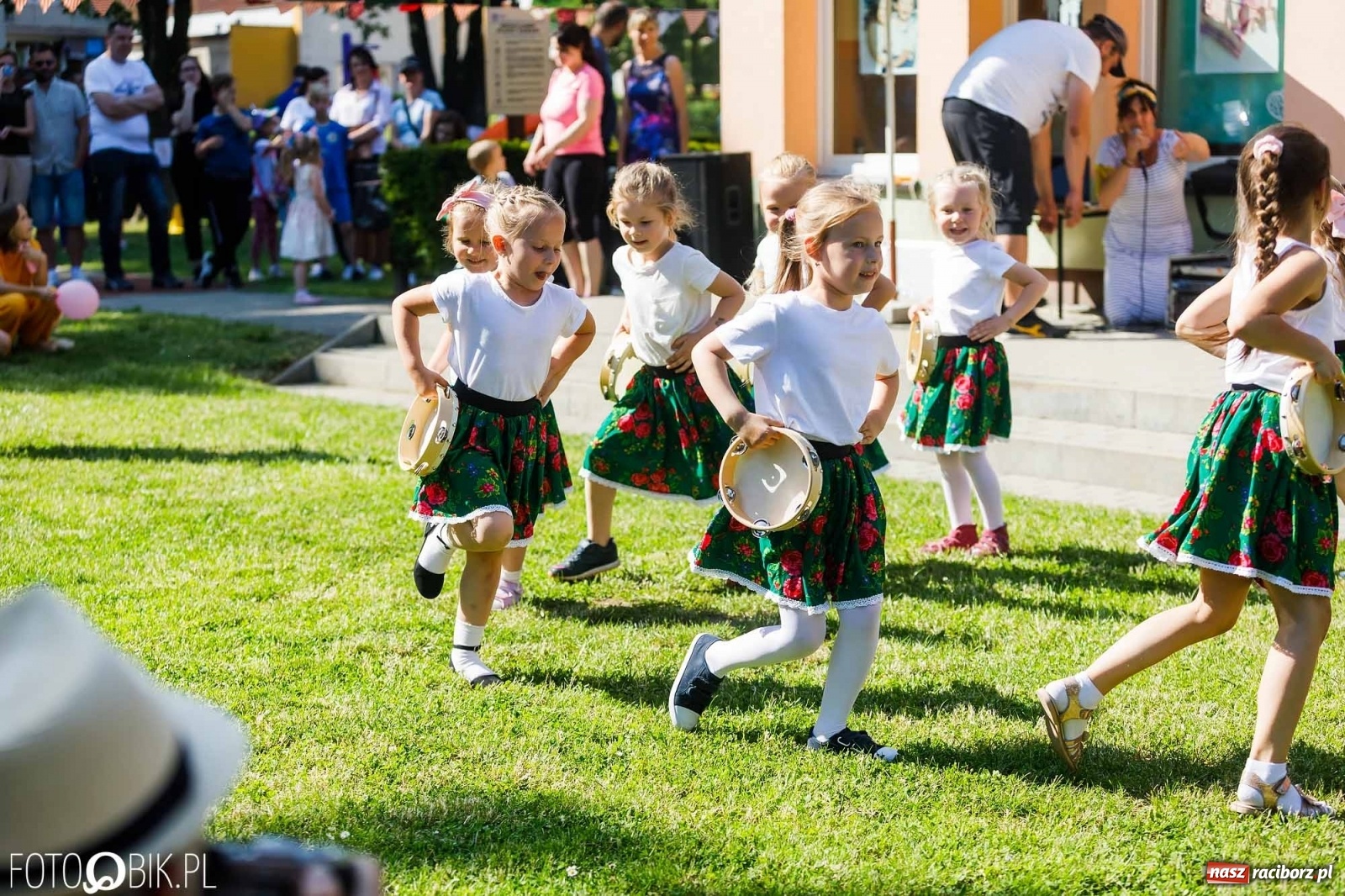 Zdjęcie w galerii na portalu naszraciborz.pl: Piknik rodzinny z okazji Dnia Mamy i Taty w Przedszkolu nr 26 wiadomości z regionu