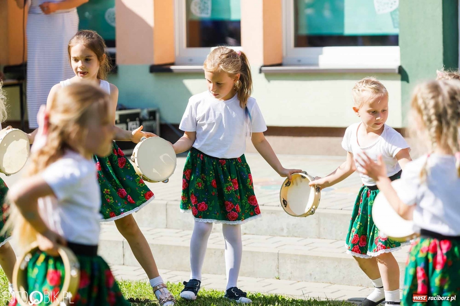Zdjęcie w galerii na portalu naszraciborz.pl: Piknik rodzinny z okazji Dnia Mamy i Taty w Przedszkolu nr 26 wiadomości z regionu