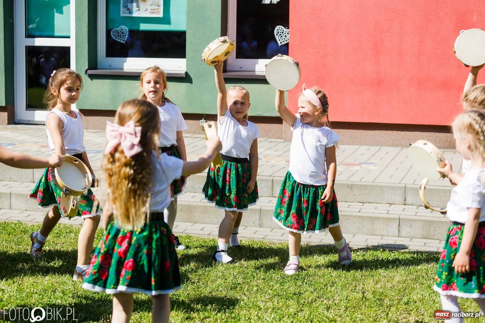 Zdjęcie w galerii na portalu naszraciborz.pl: Piknik rodzinny z okazji Dnia Mamy i Taty w Przedszkolu nr 26 wiadomości z regionu