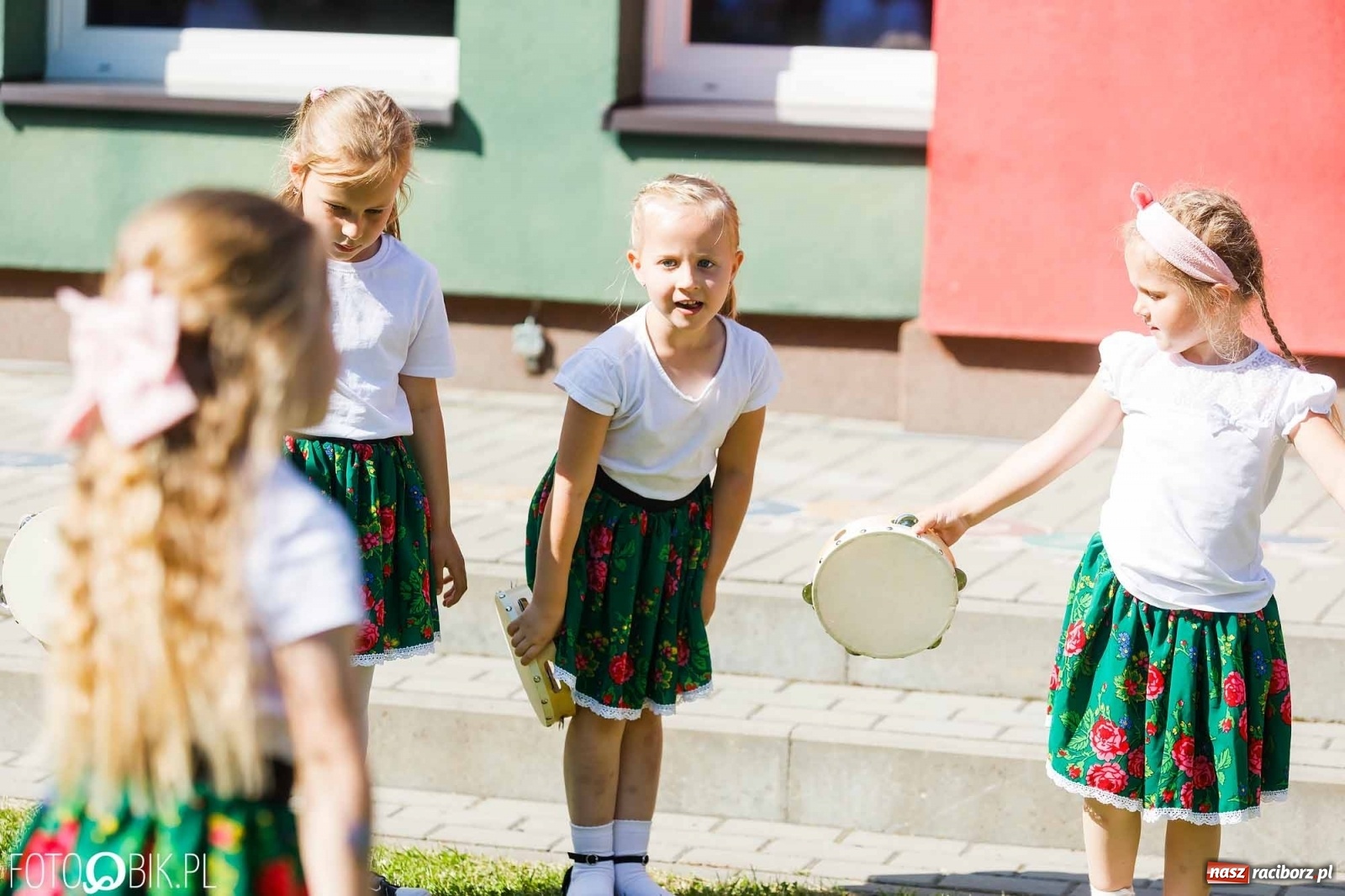 Zdjęcie w galerii na portalu naszraciborz.pl: Piknik rodzinny z okazji Dnia Mamy i Taty w Przedszkolu nr 26 wiadomości z regionu